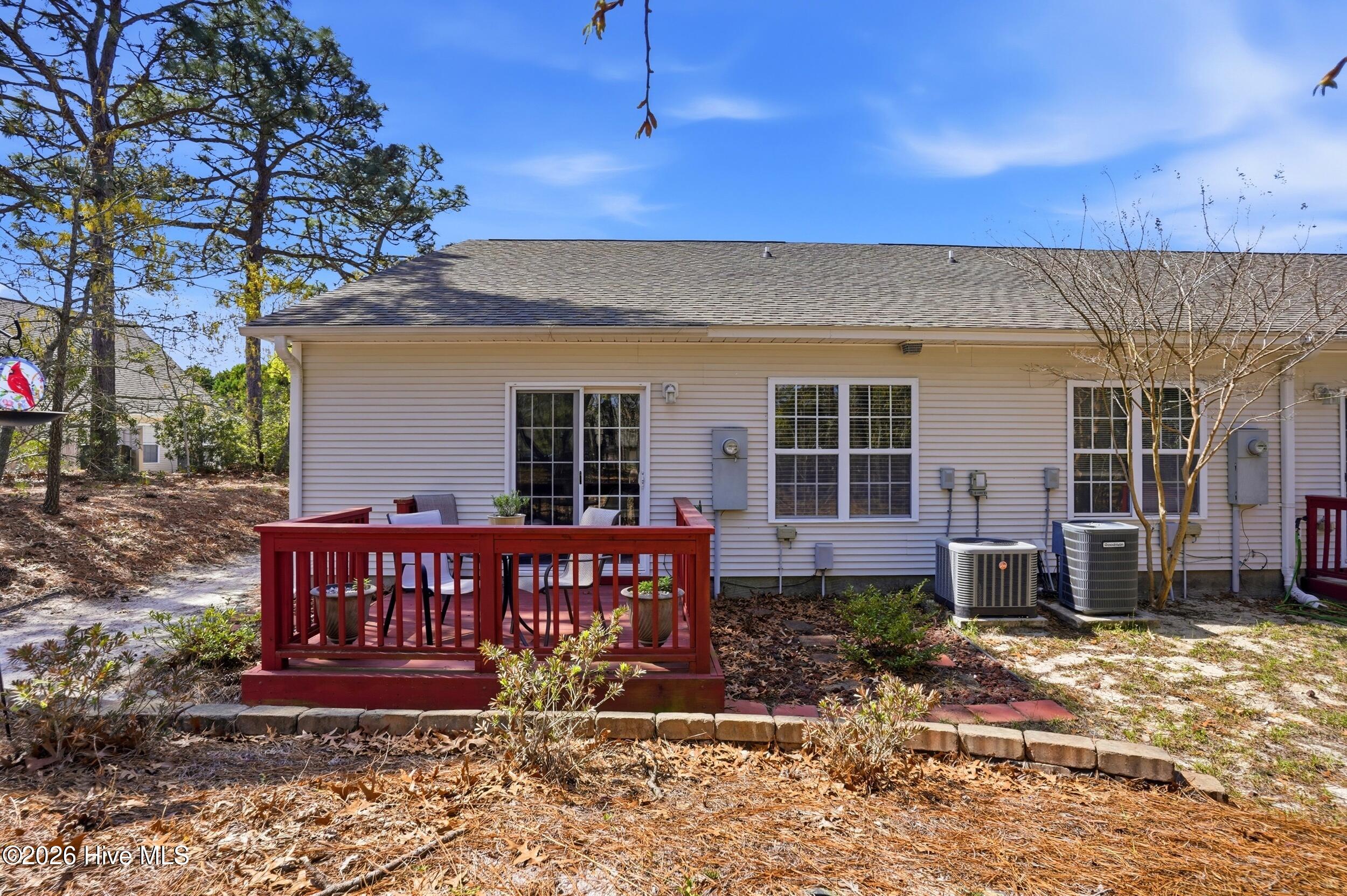 100565868 | Photo 27