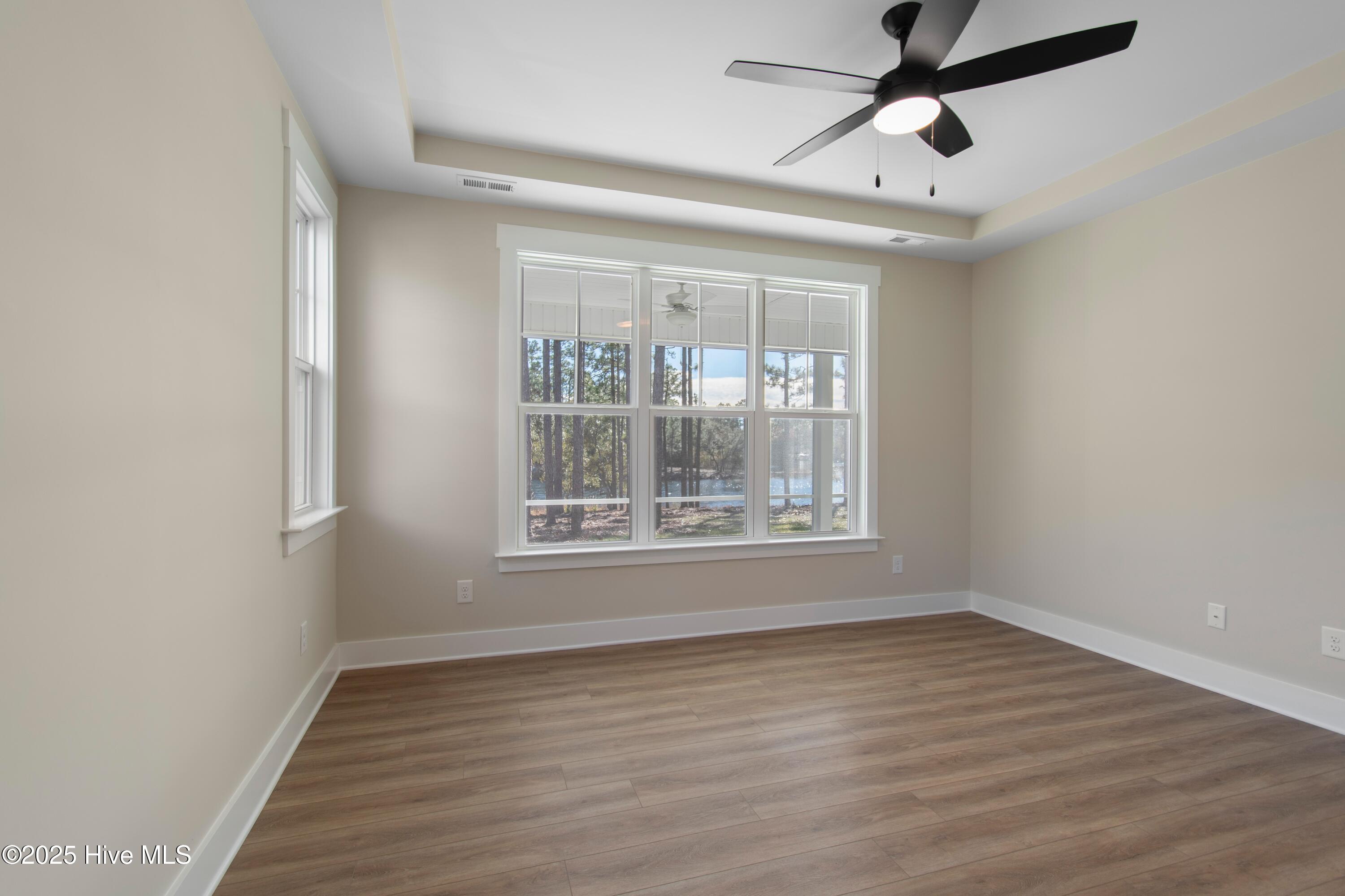 100520444 | Photo 34