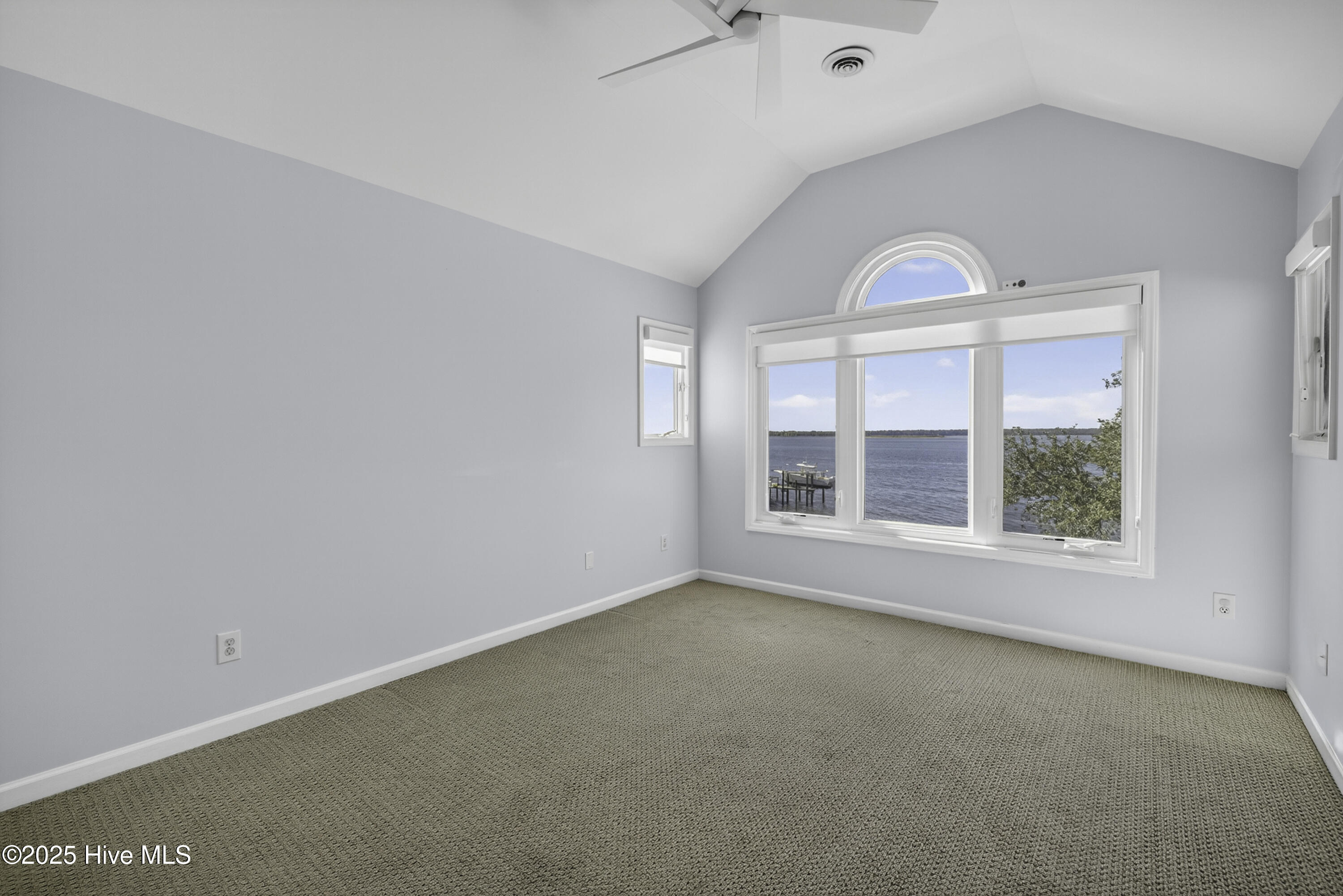 100539038 | Photo 60