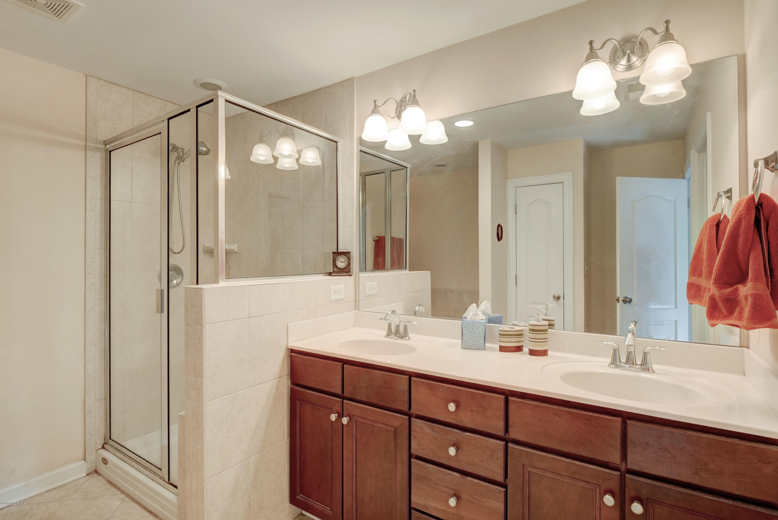 100551569 | Photo 21