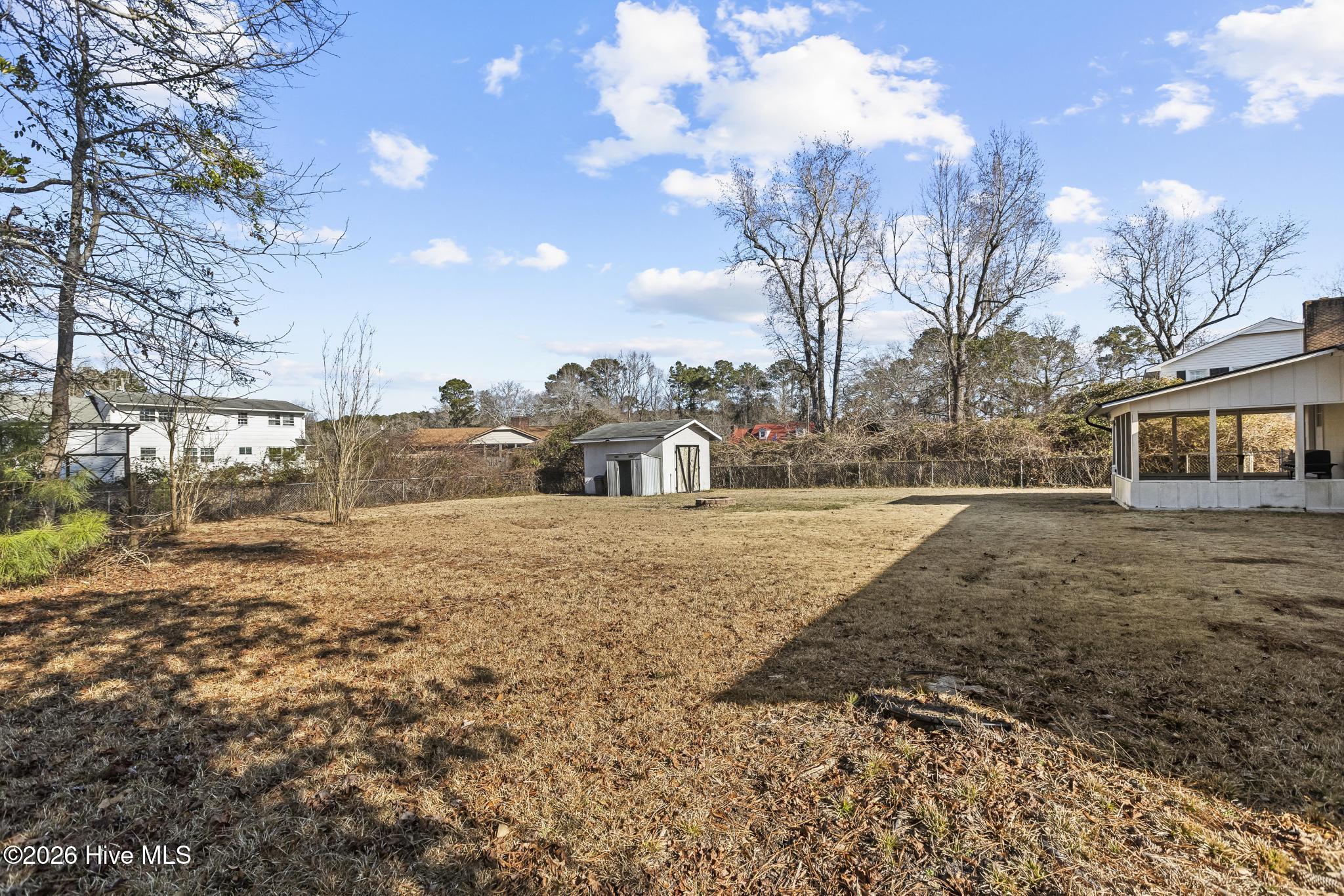 100553345 | Photo 32