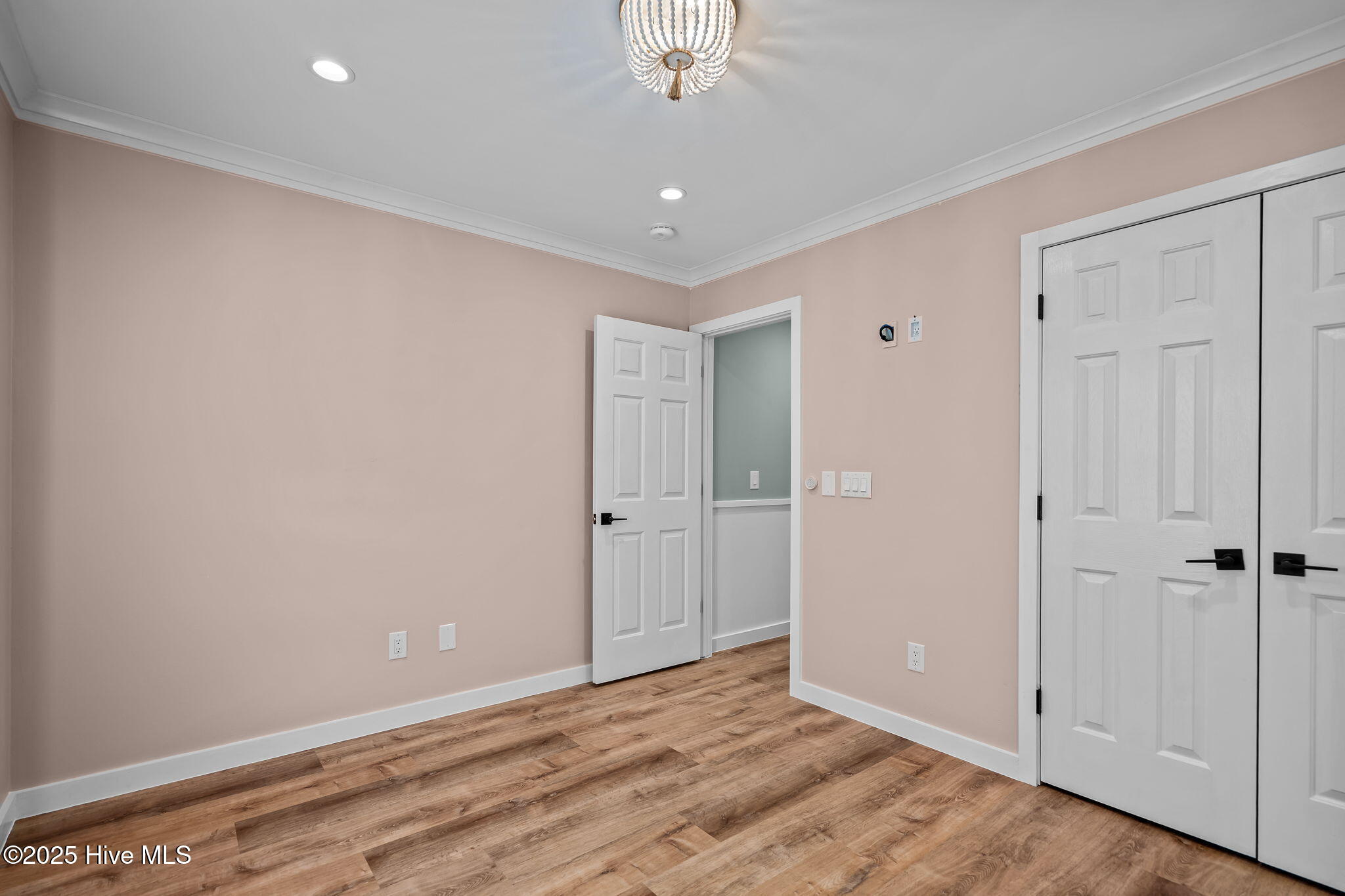 100537521 | Photo 27