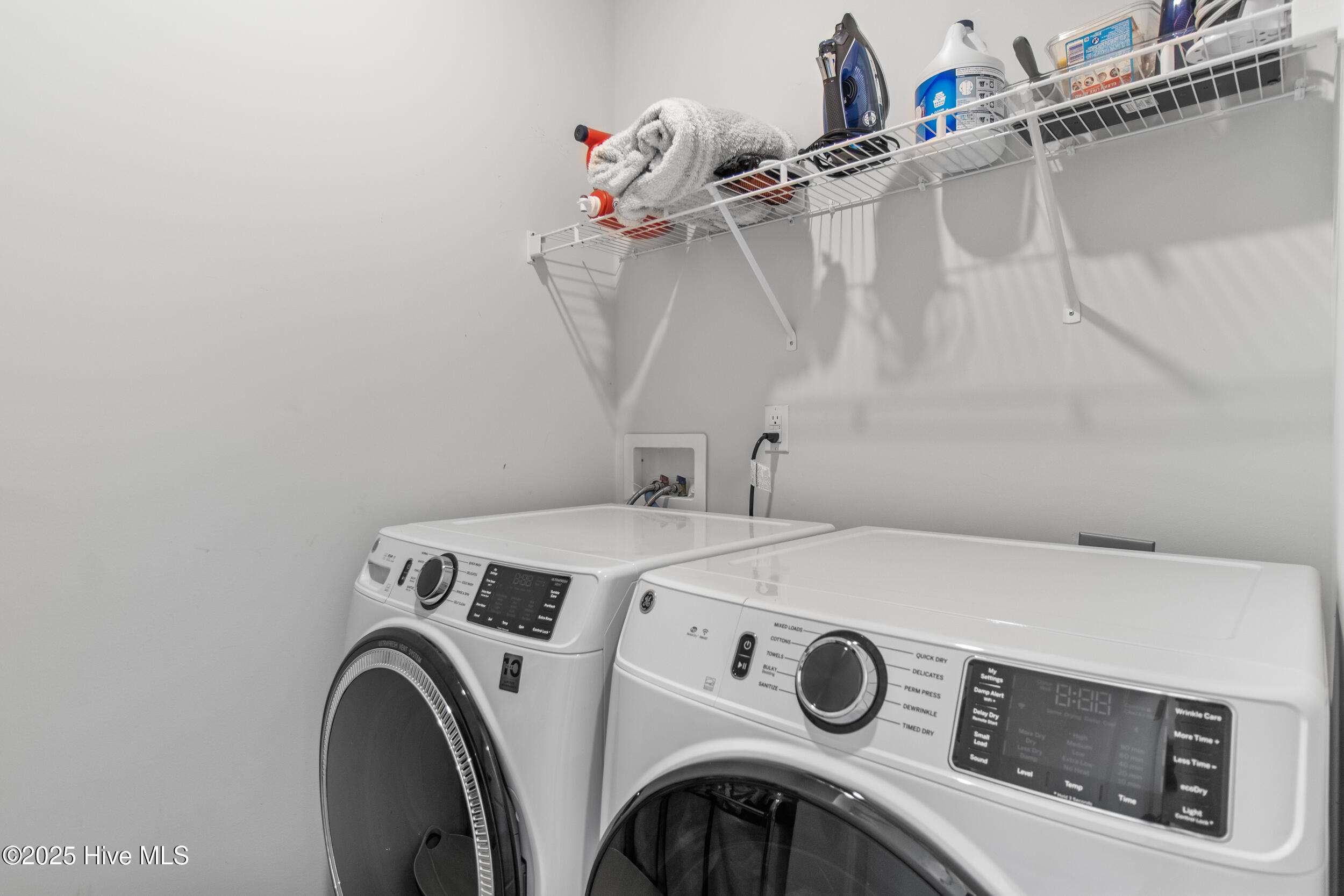 100535105 | Photo 30