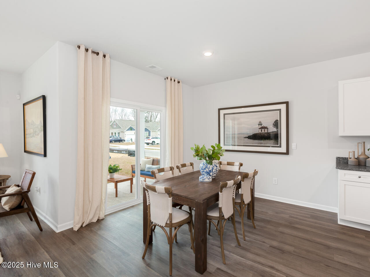 100529369 | Photo 14