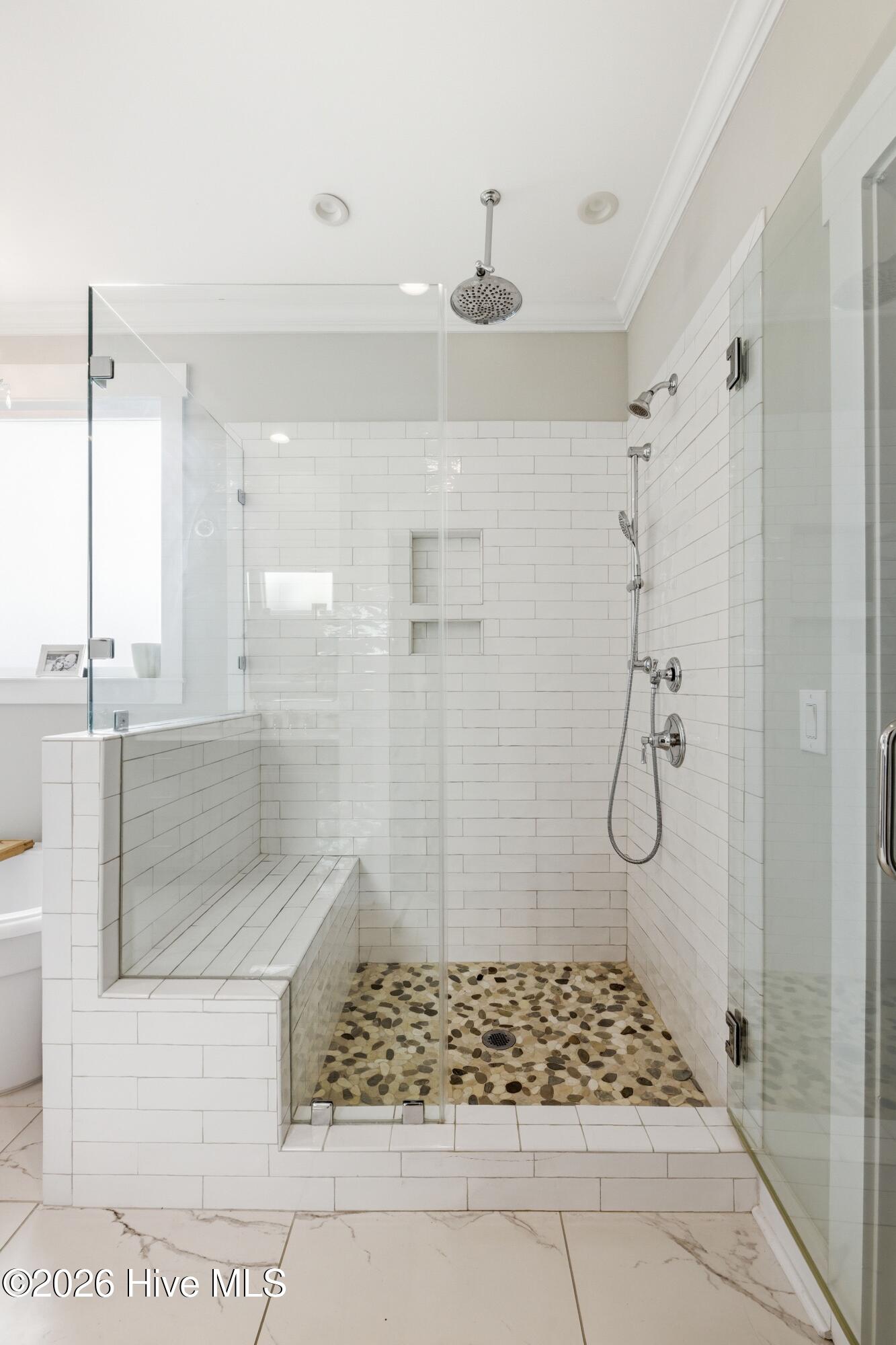 100564448 | Photo 38