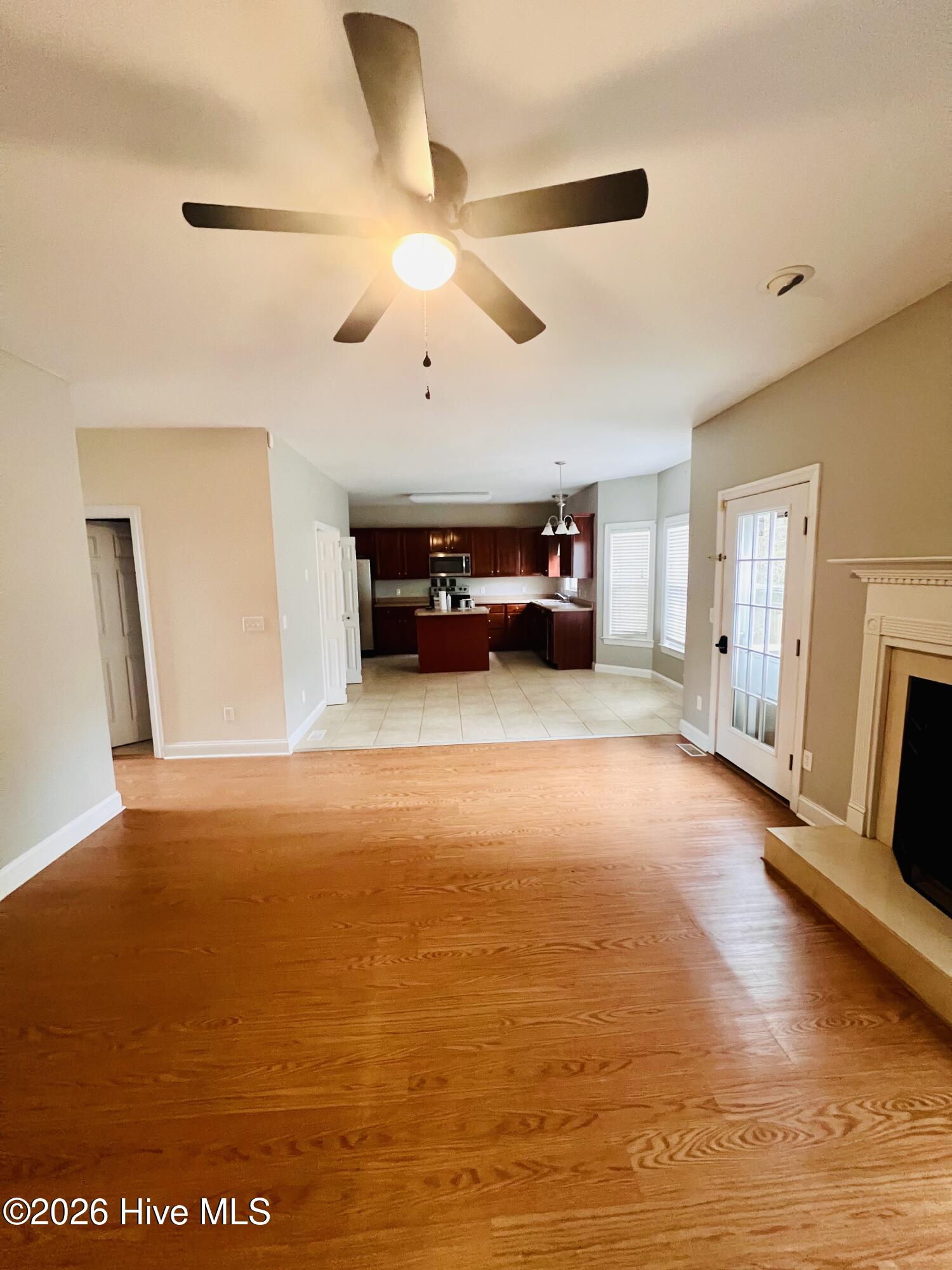 100548675 | Photo 10