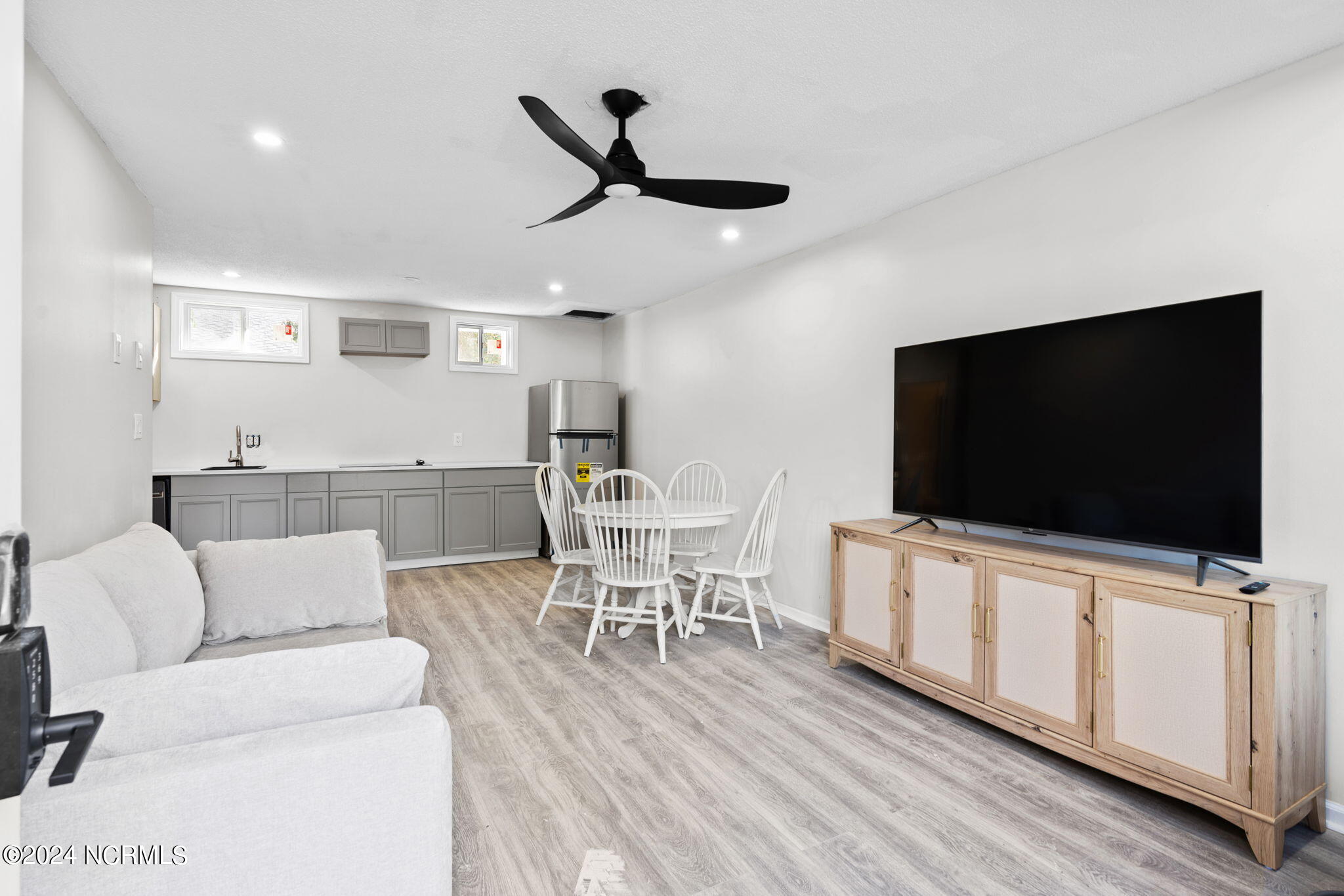 100566764 | Photo 28