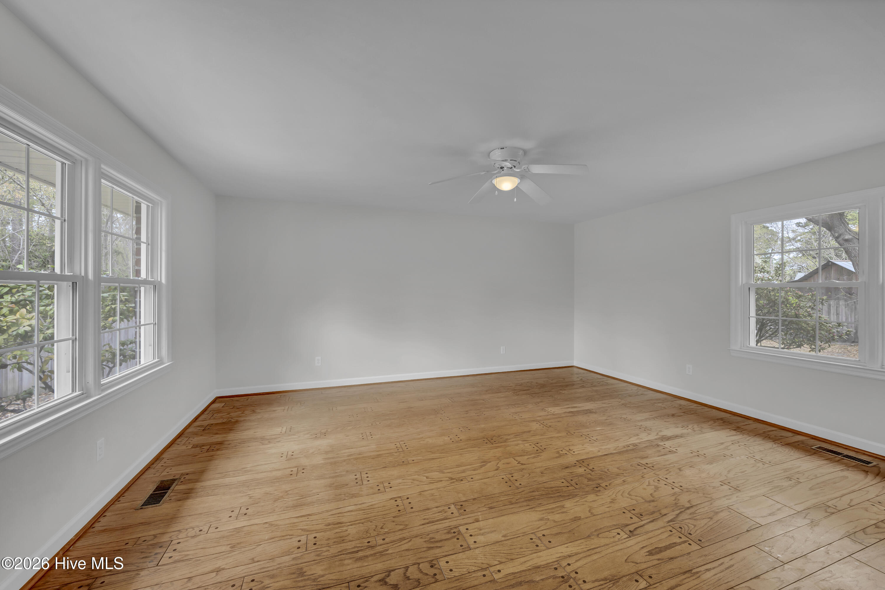 100563507 | Photo 14