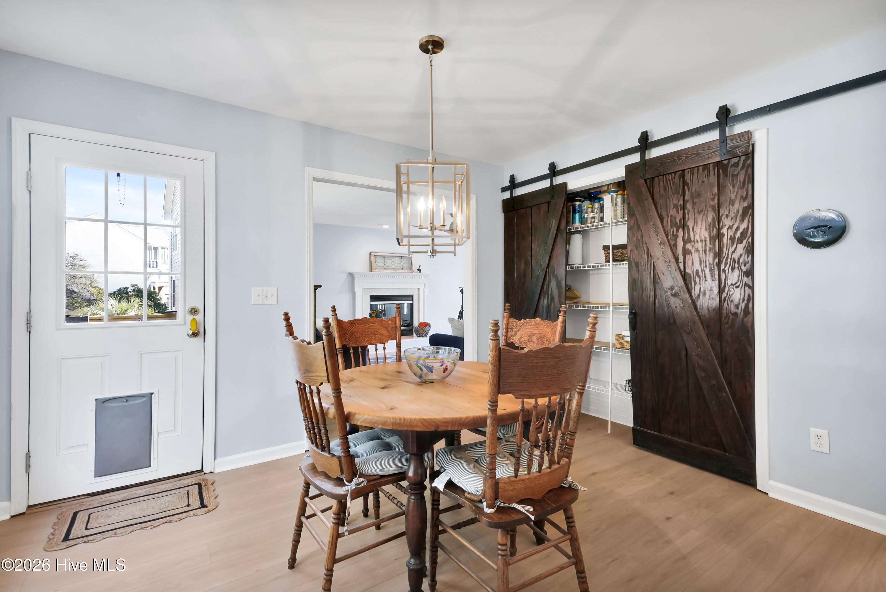 100550810 | Photo 14