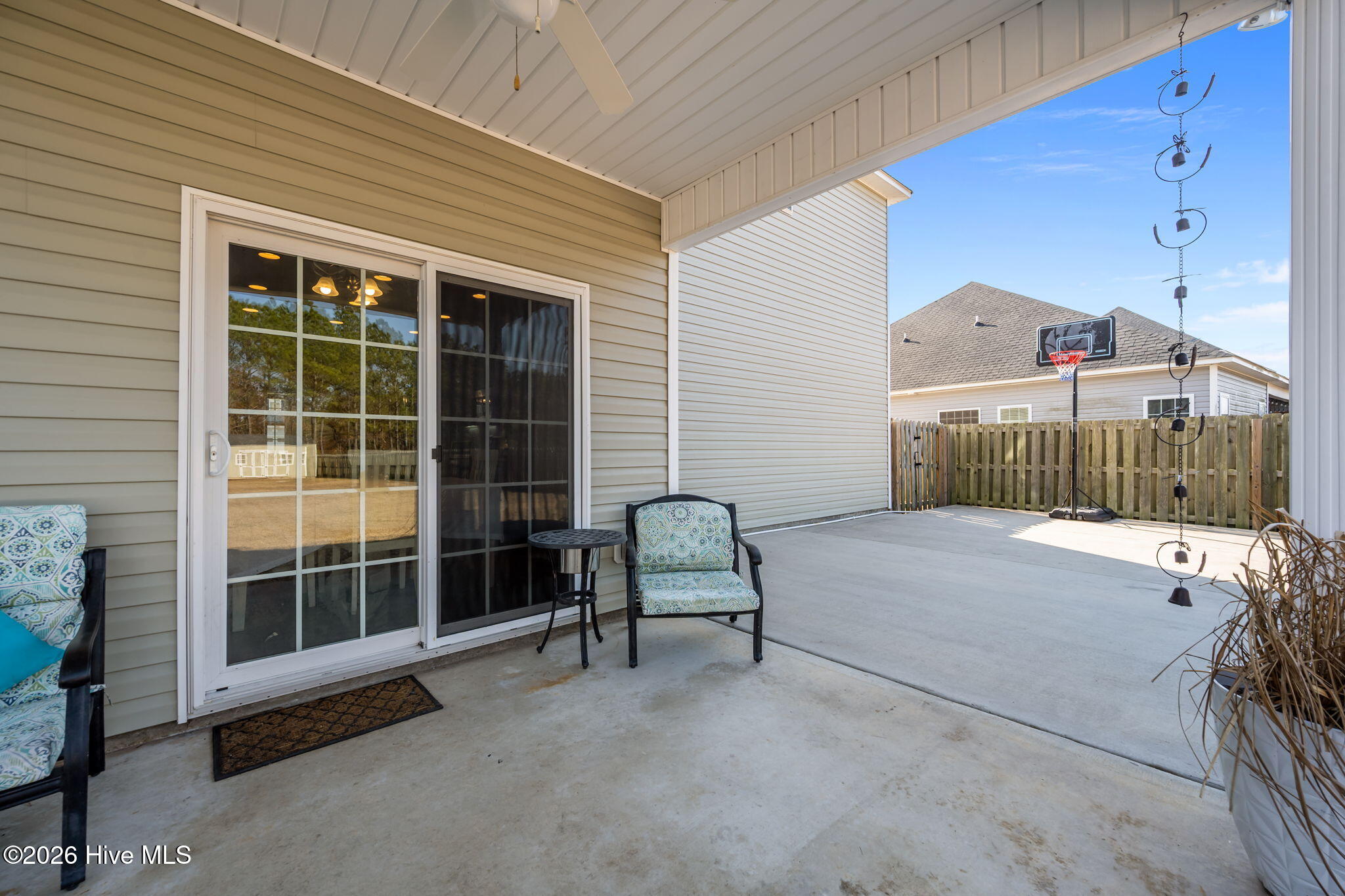 100554000 | Photo 52