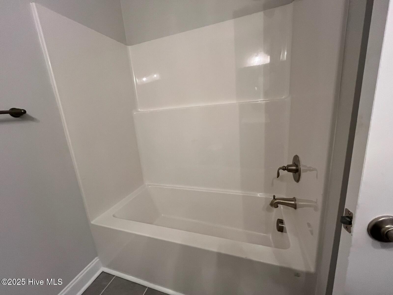 100467983 | Photo 25