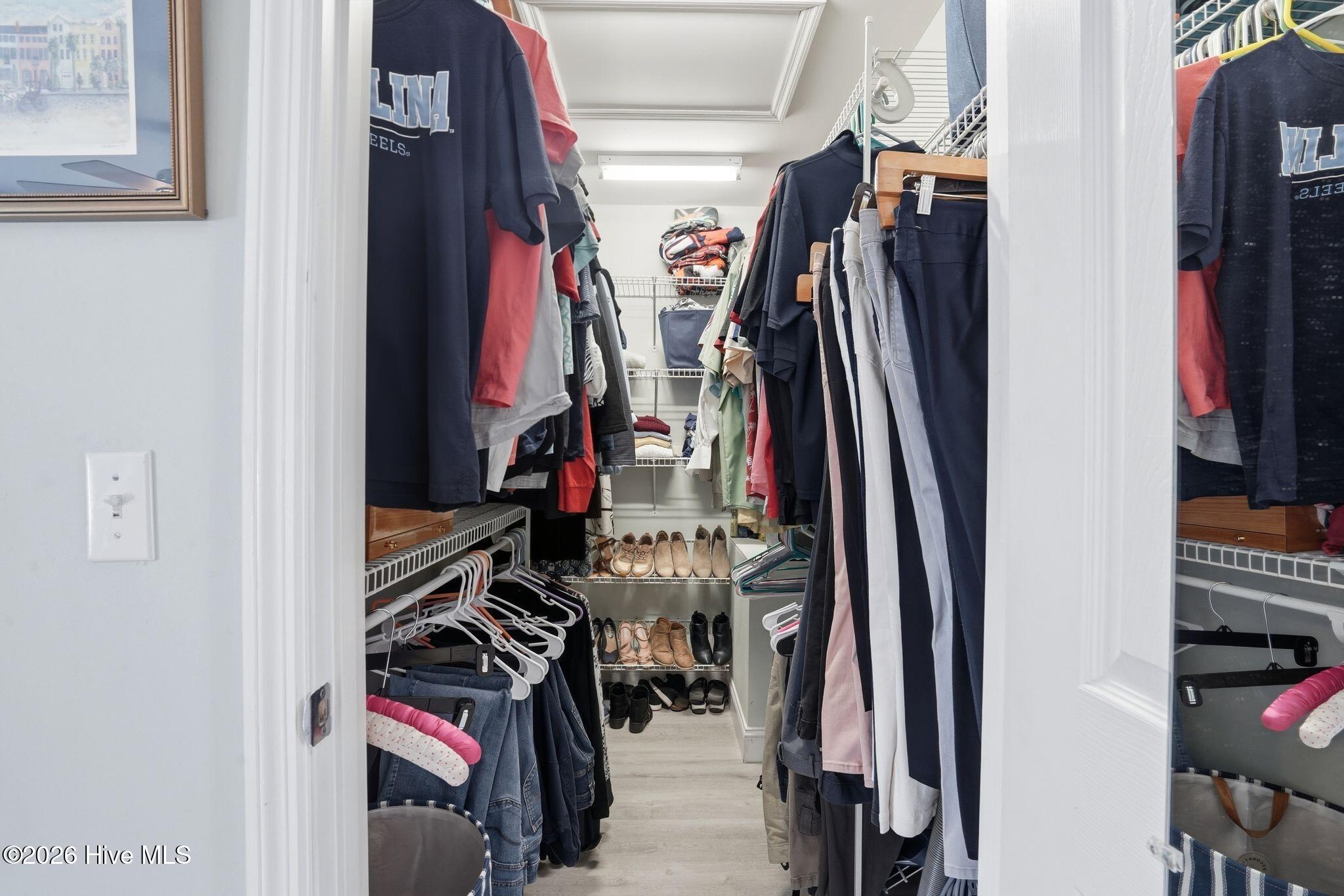 100555111 | Photo 71