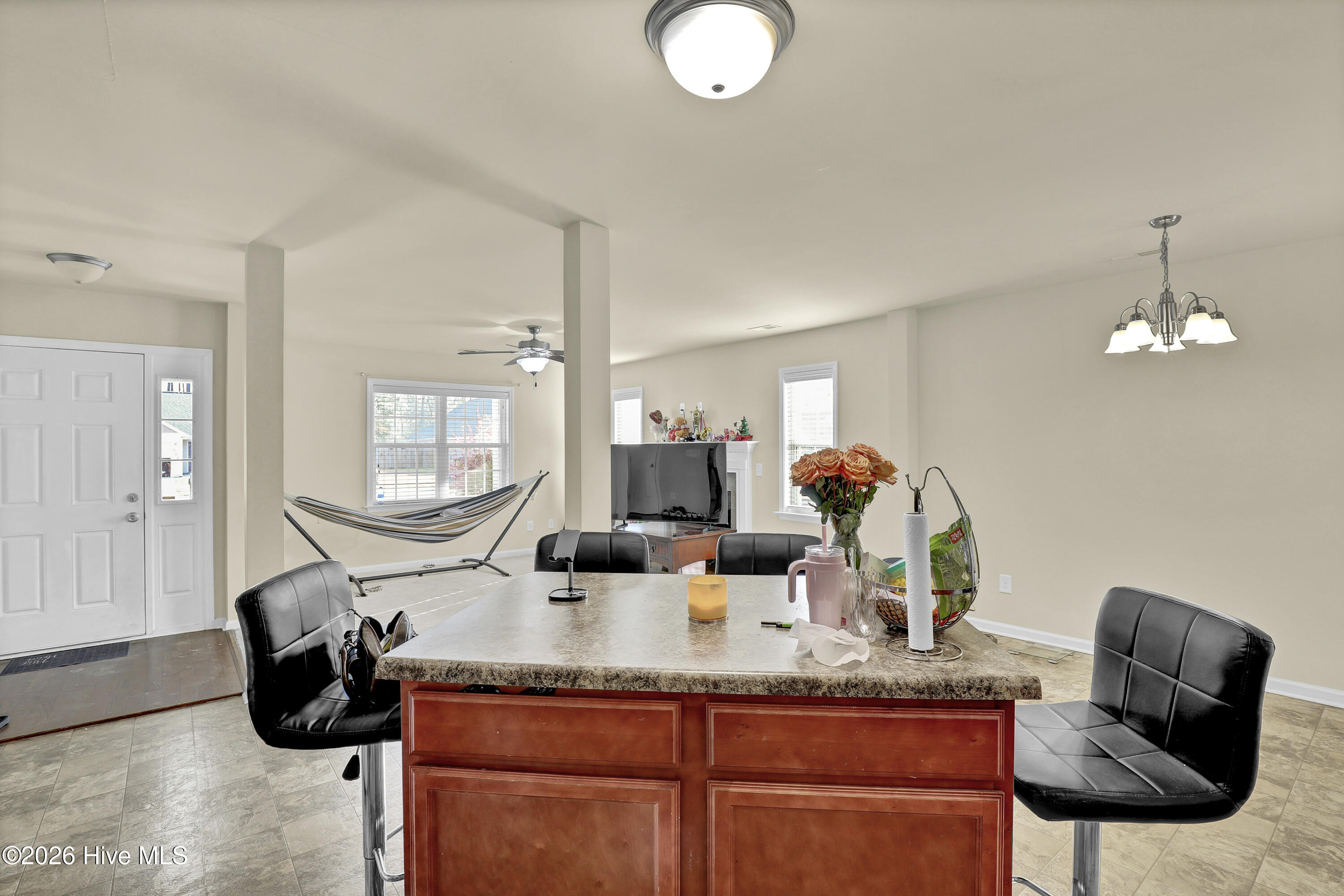 100563048 | Photo 19