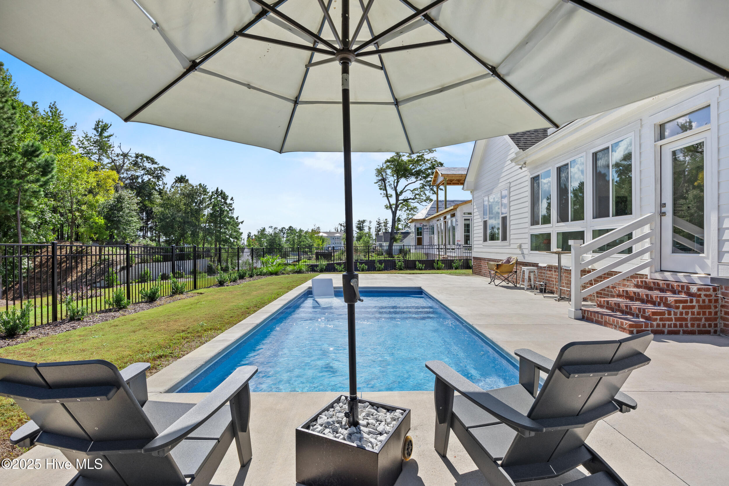 100532896 | Photo 47