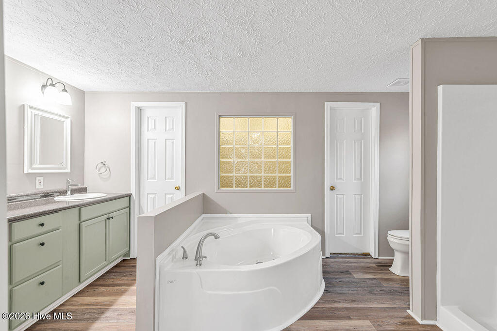 100561442 | Photo 29