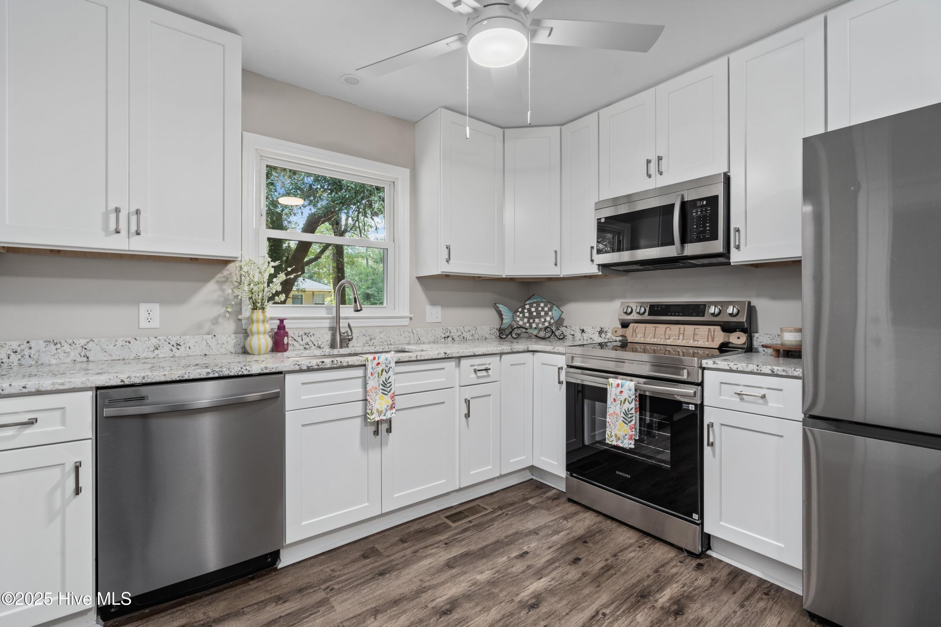1681 Lincoln Road NE, Leland, NC 28451 – photo 9: 010-1681LincolnRoadNortheast-Leland-NC-2