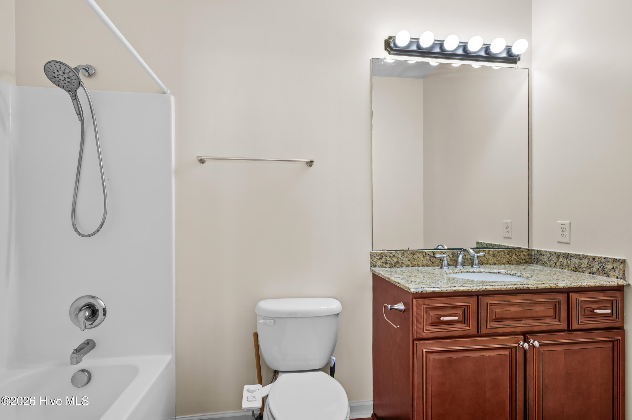 100553991 | Photo 23