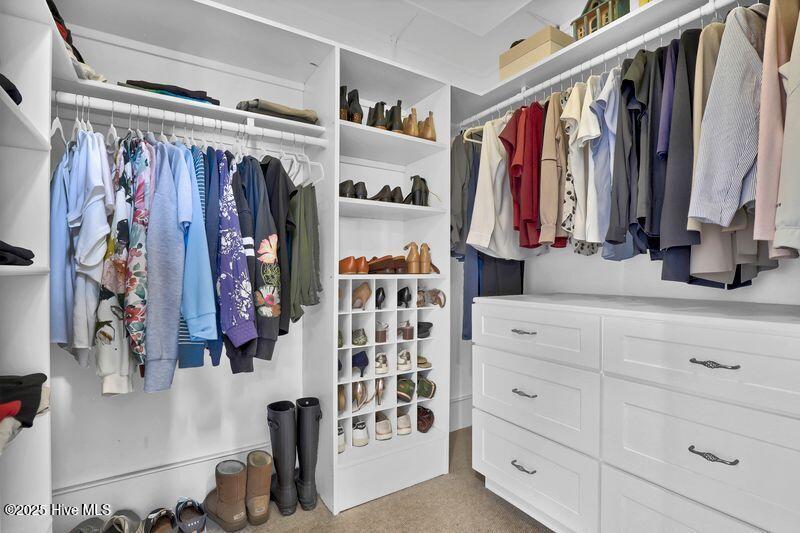 100533910 | Photo 19