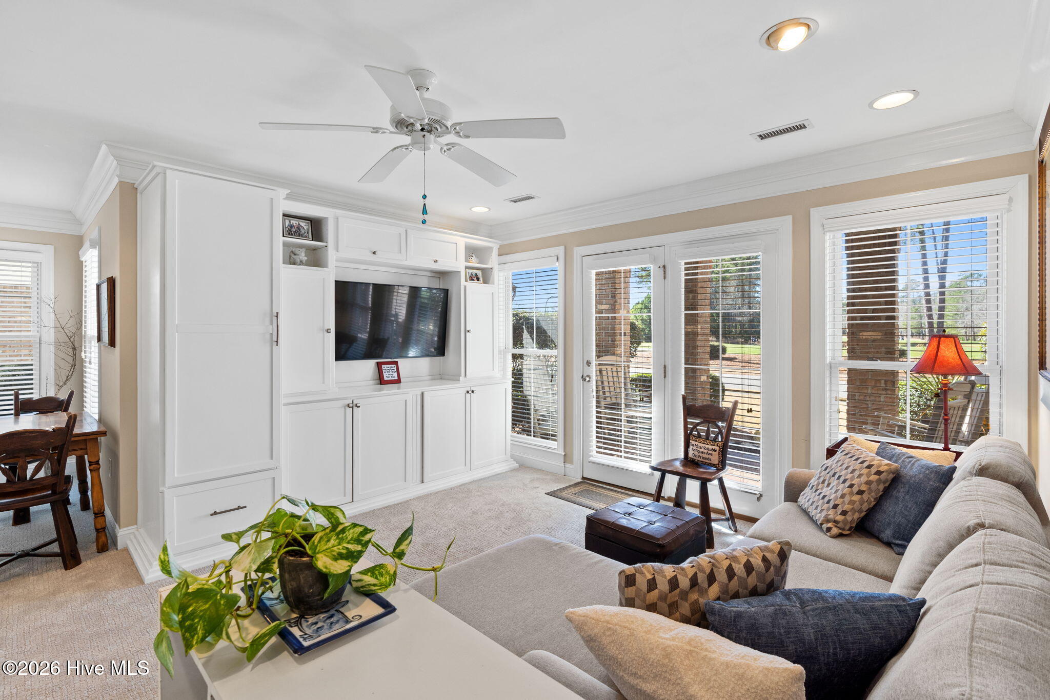 100550804 | Photo 37