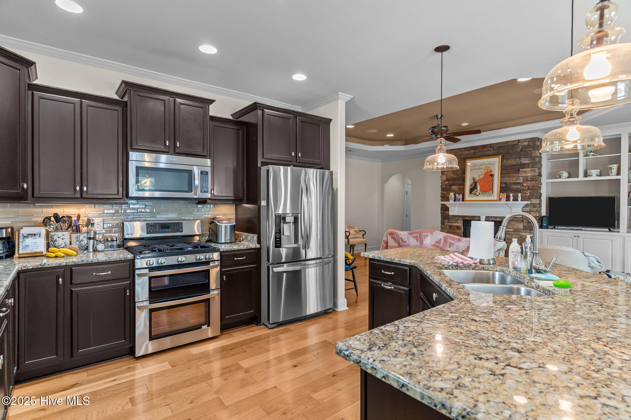 100538219 | Photo 12