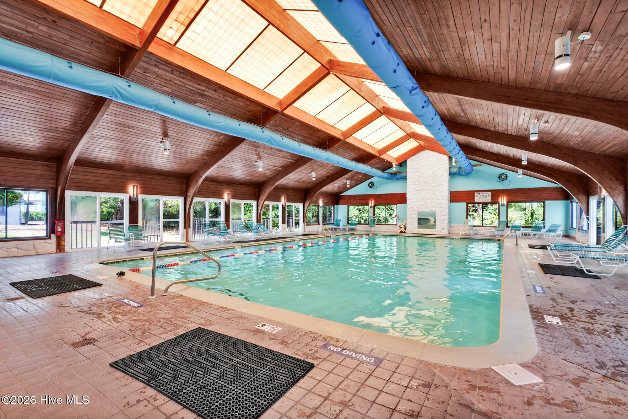 100568340 | Photo 62