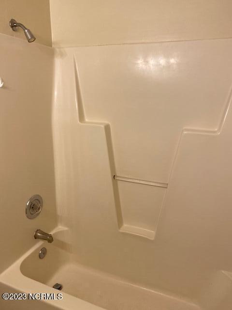 100537860 | Photo 11