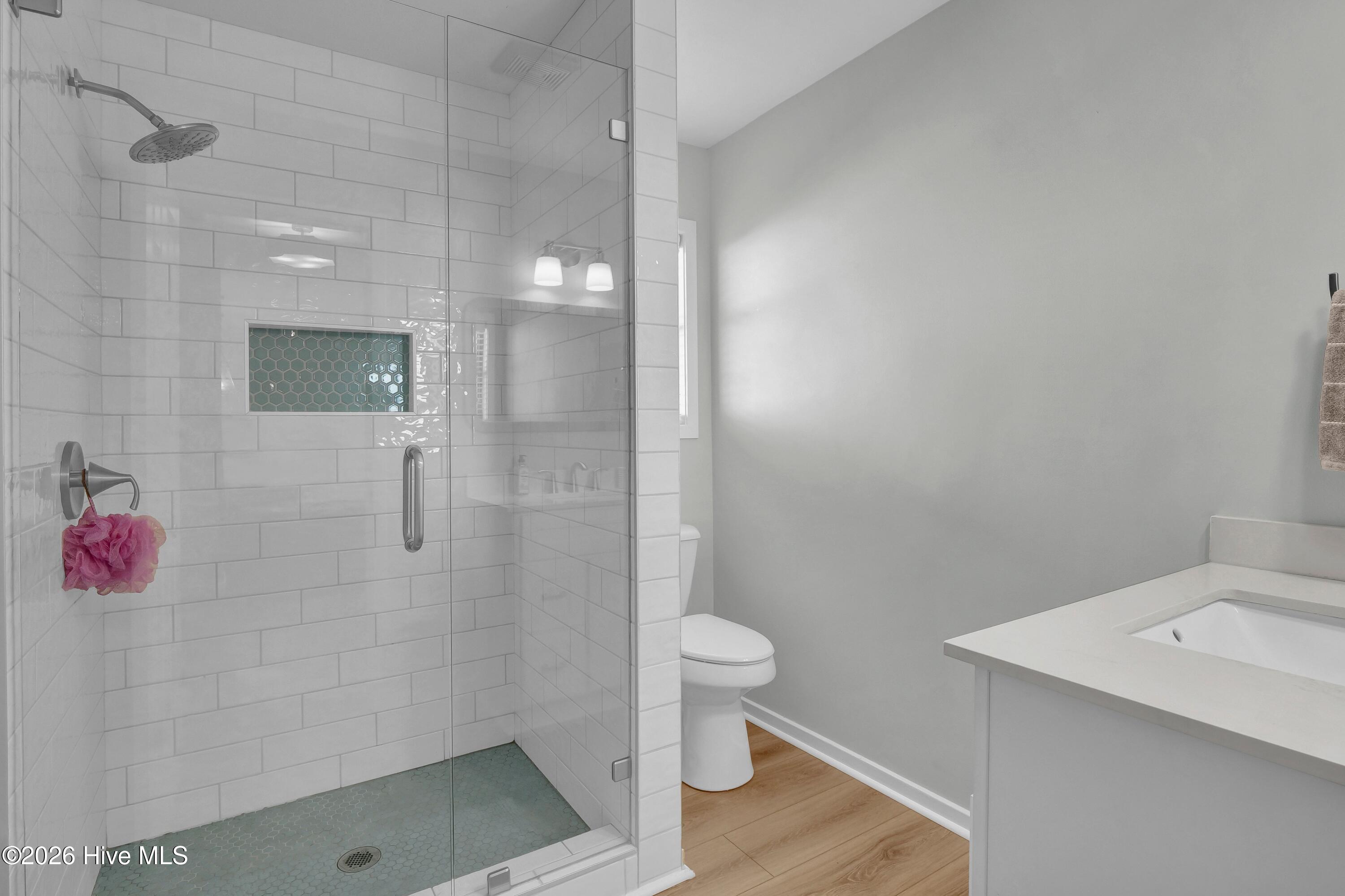 100562234 | Photo 17