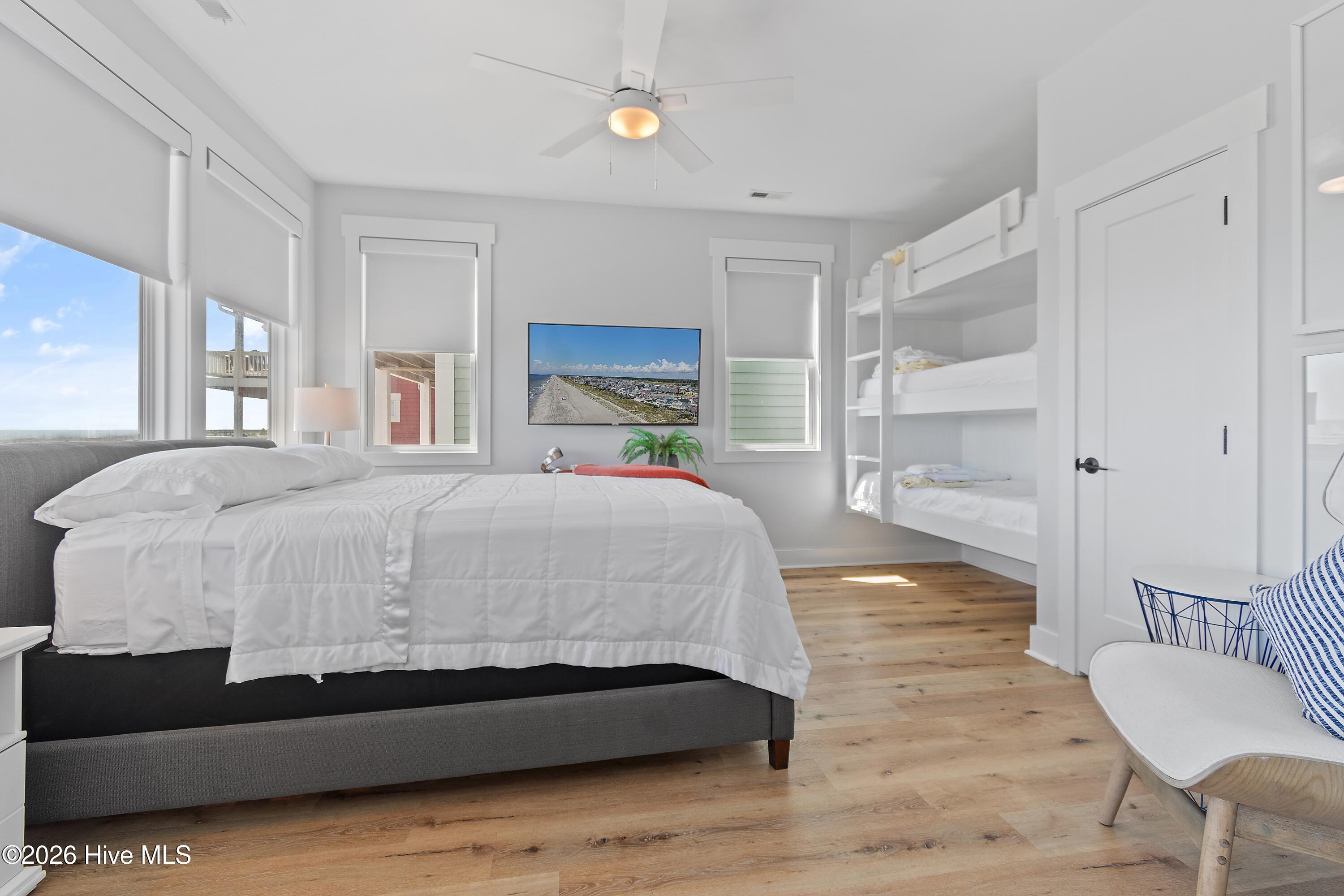 100564147 | Photo 25