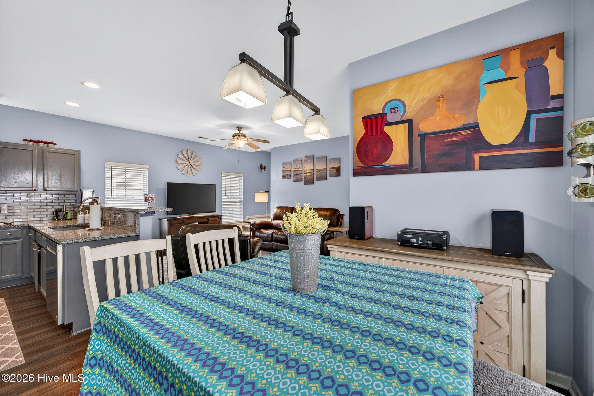 100557620 | Photo 12