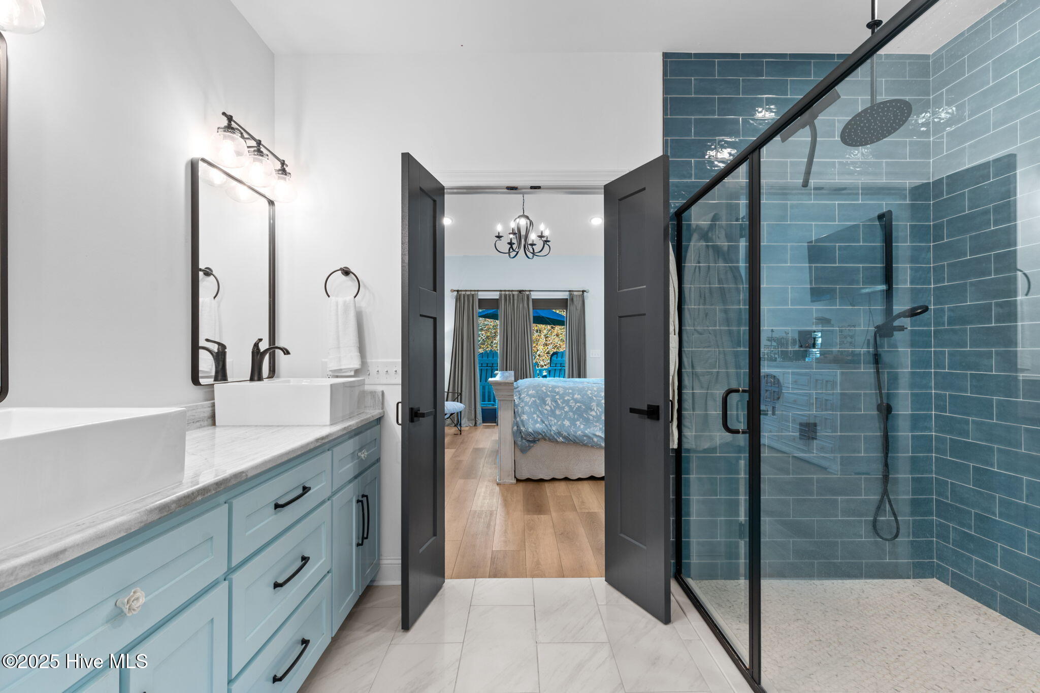 100541754 | Photo 34