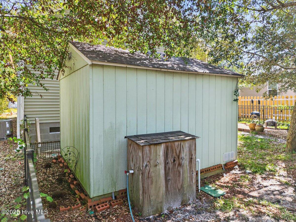 100534389 | Photo 40