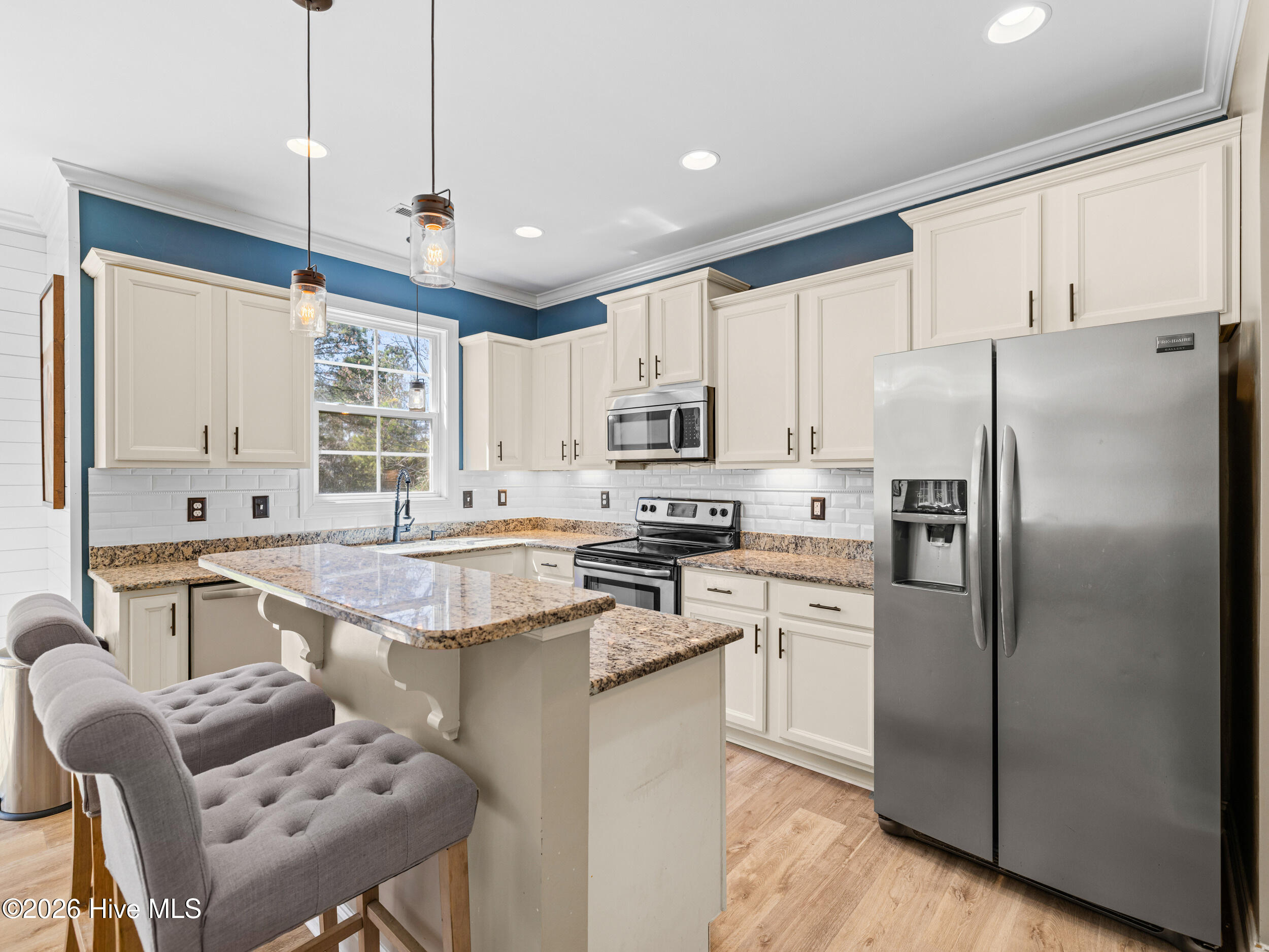 100566633 | Photo 29