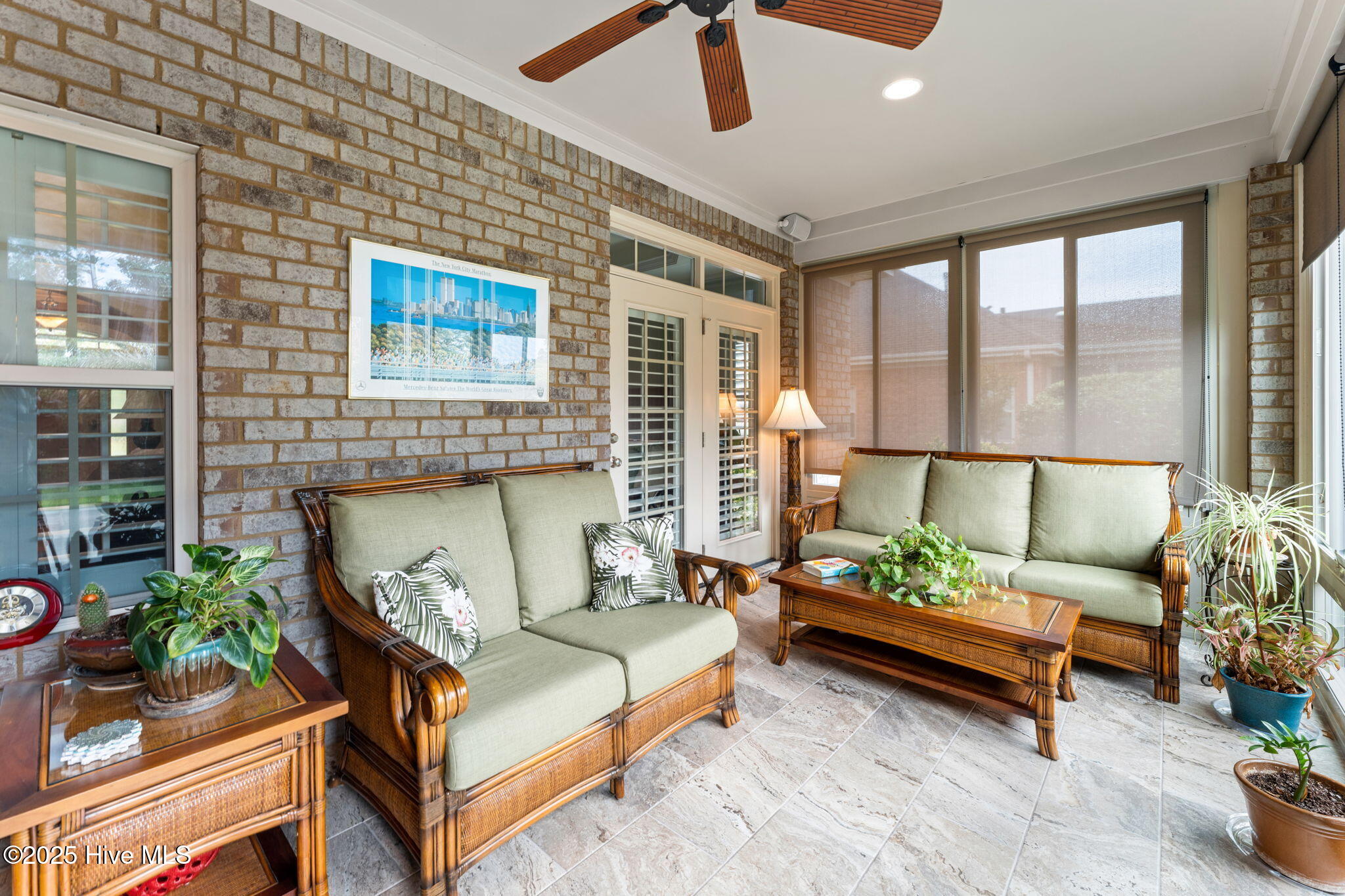 100515230 | Photo 29