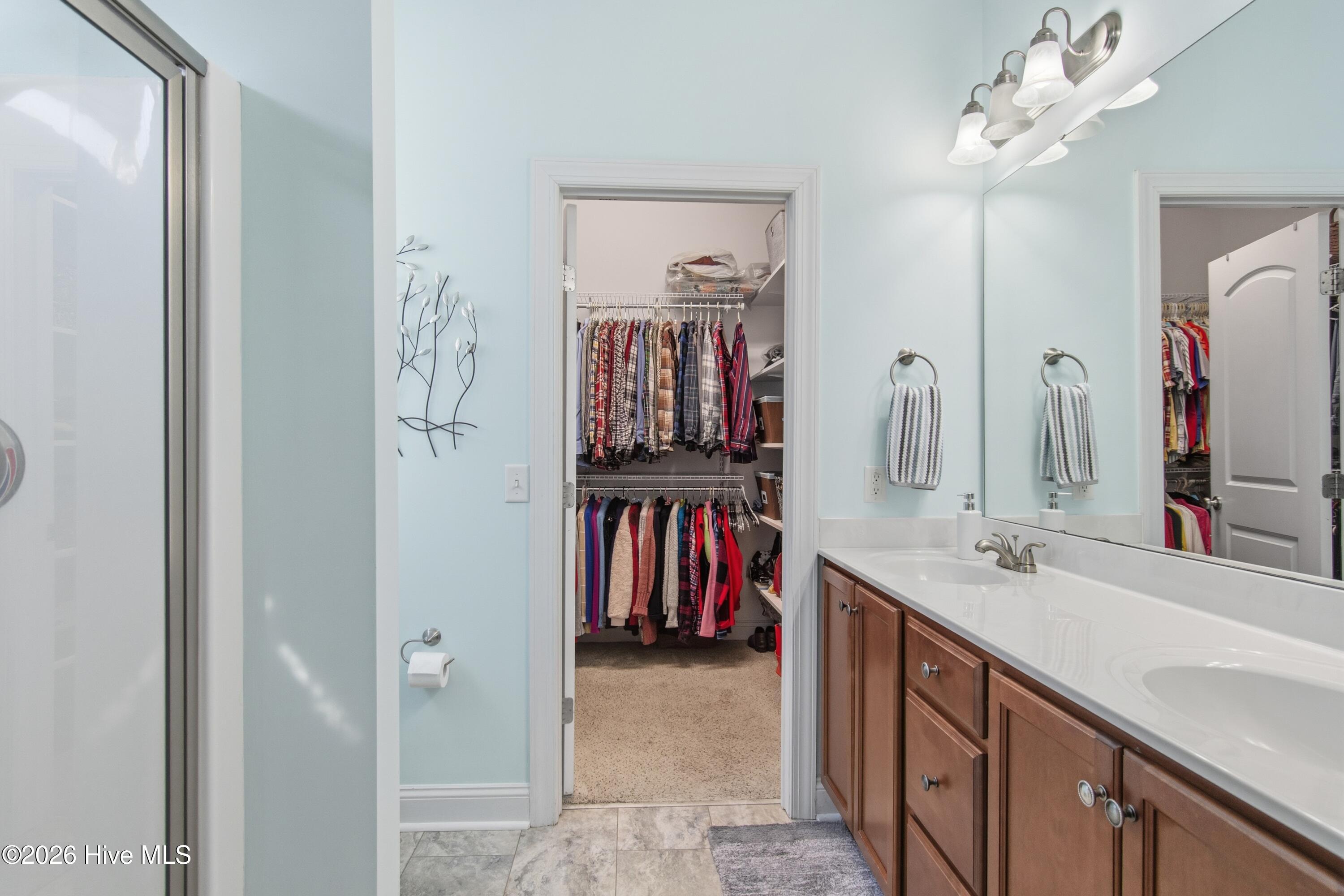 100547718 | Photo 20