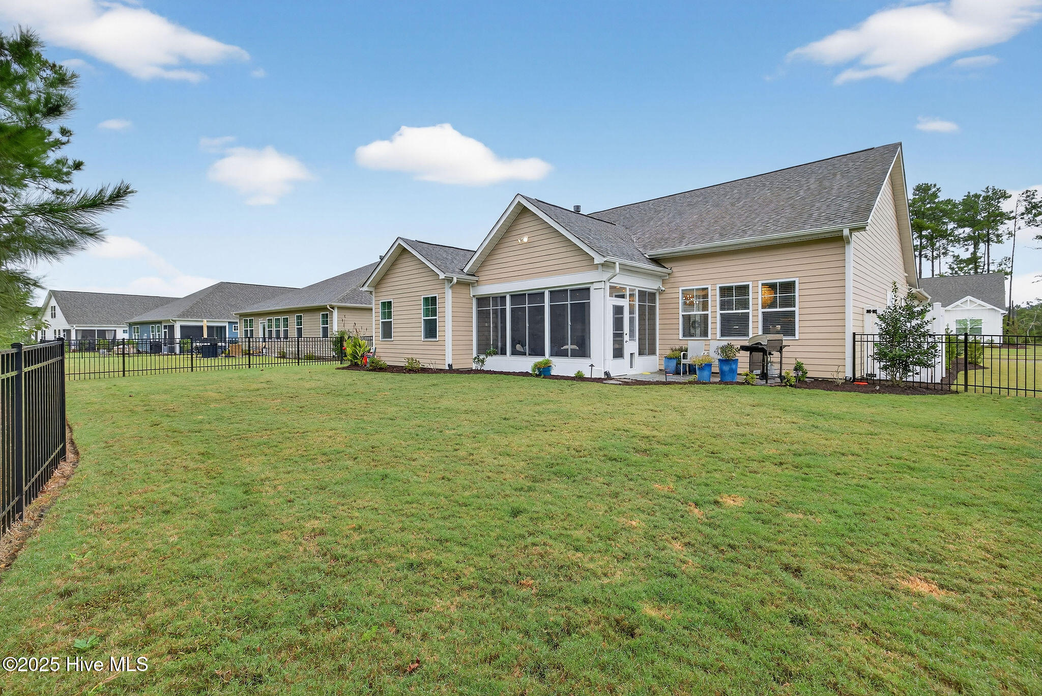 100537868 | Photo 27