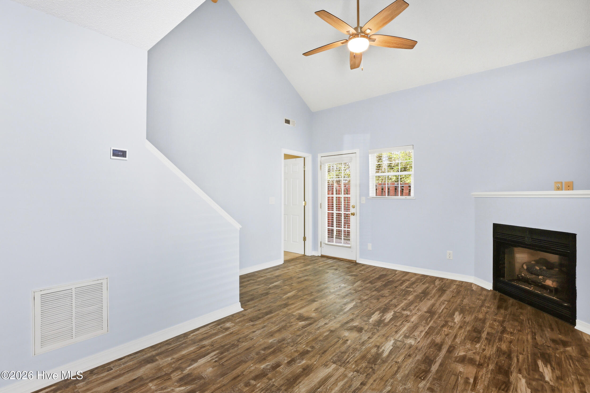 100564437 | Photo 10