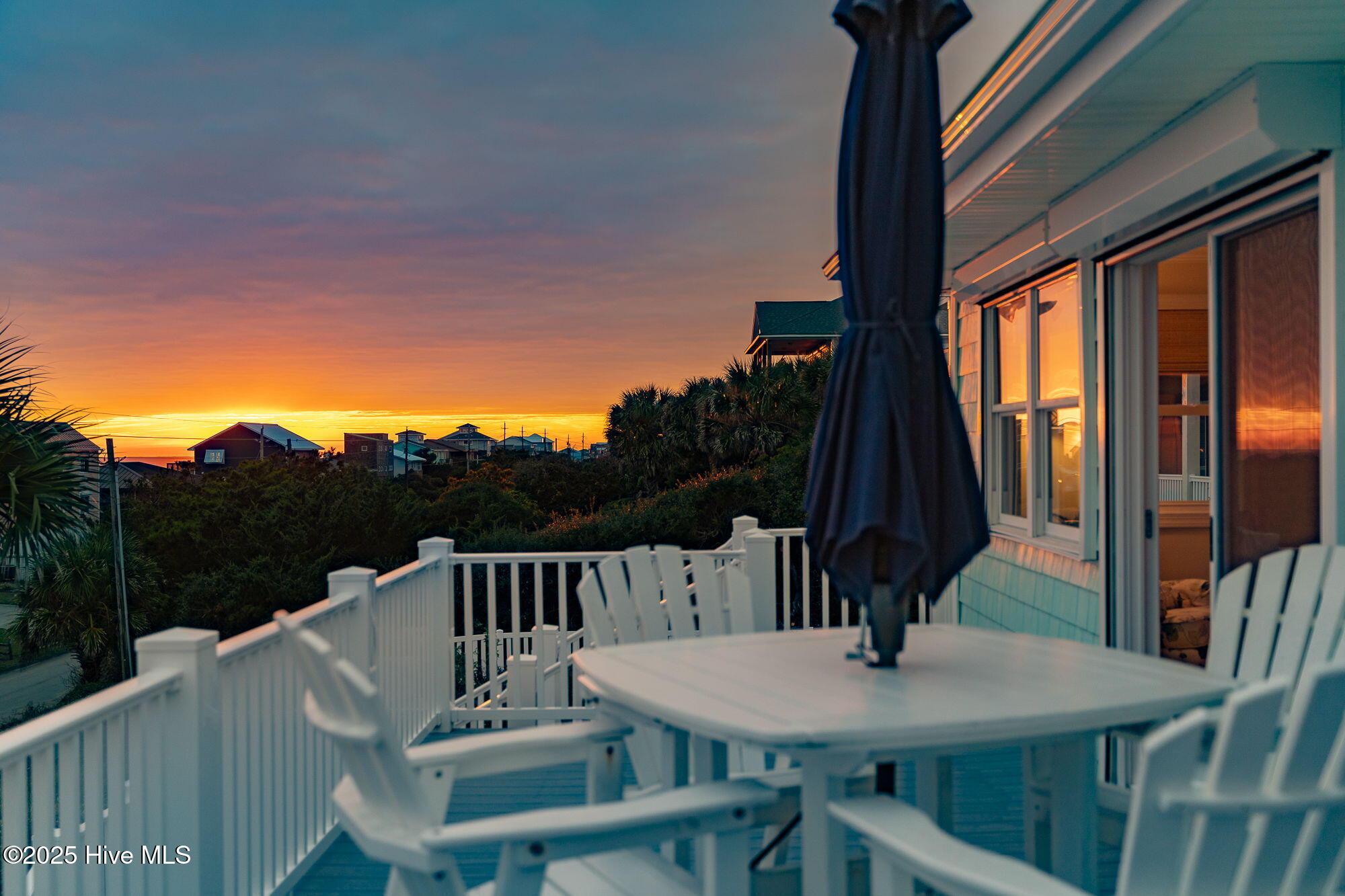 100544020 | Photo 38