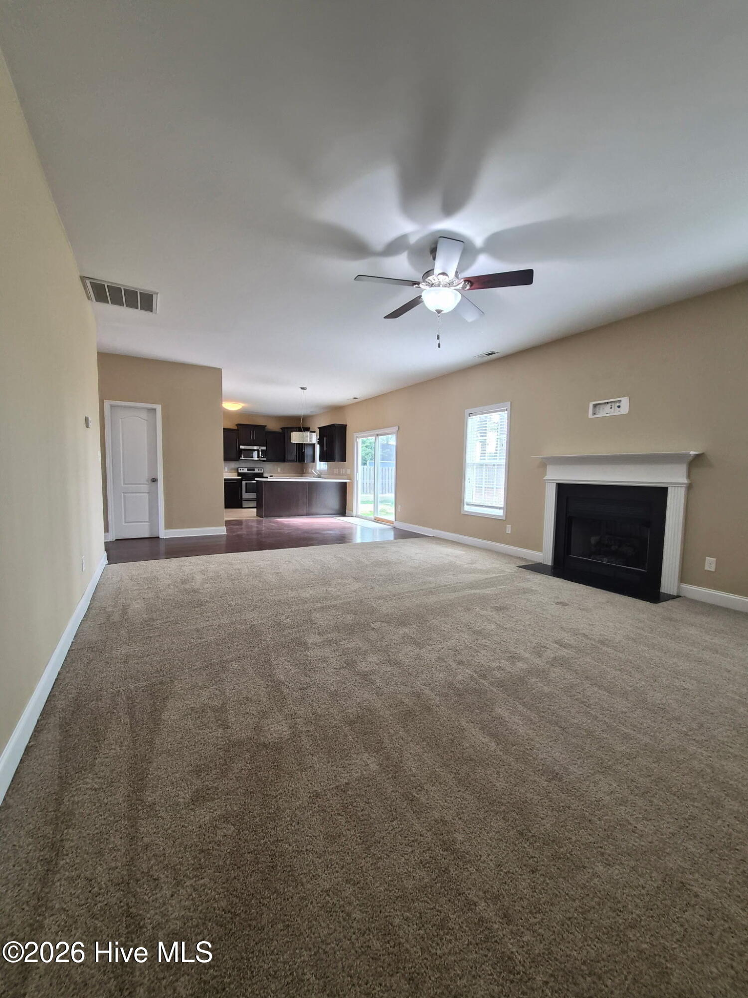 100556594 | Photo 11