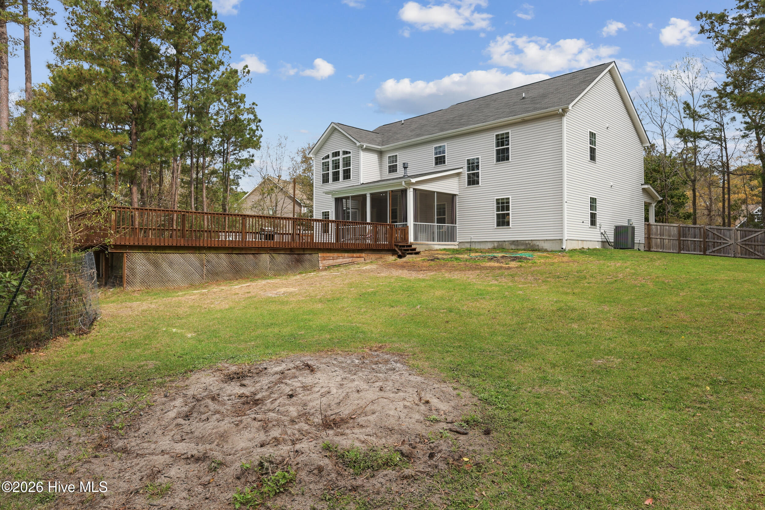 100562179 | Photo 59