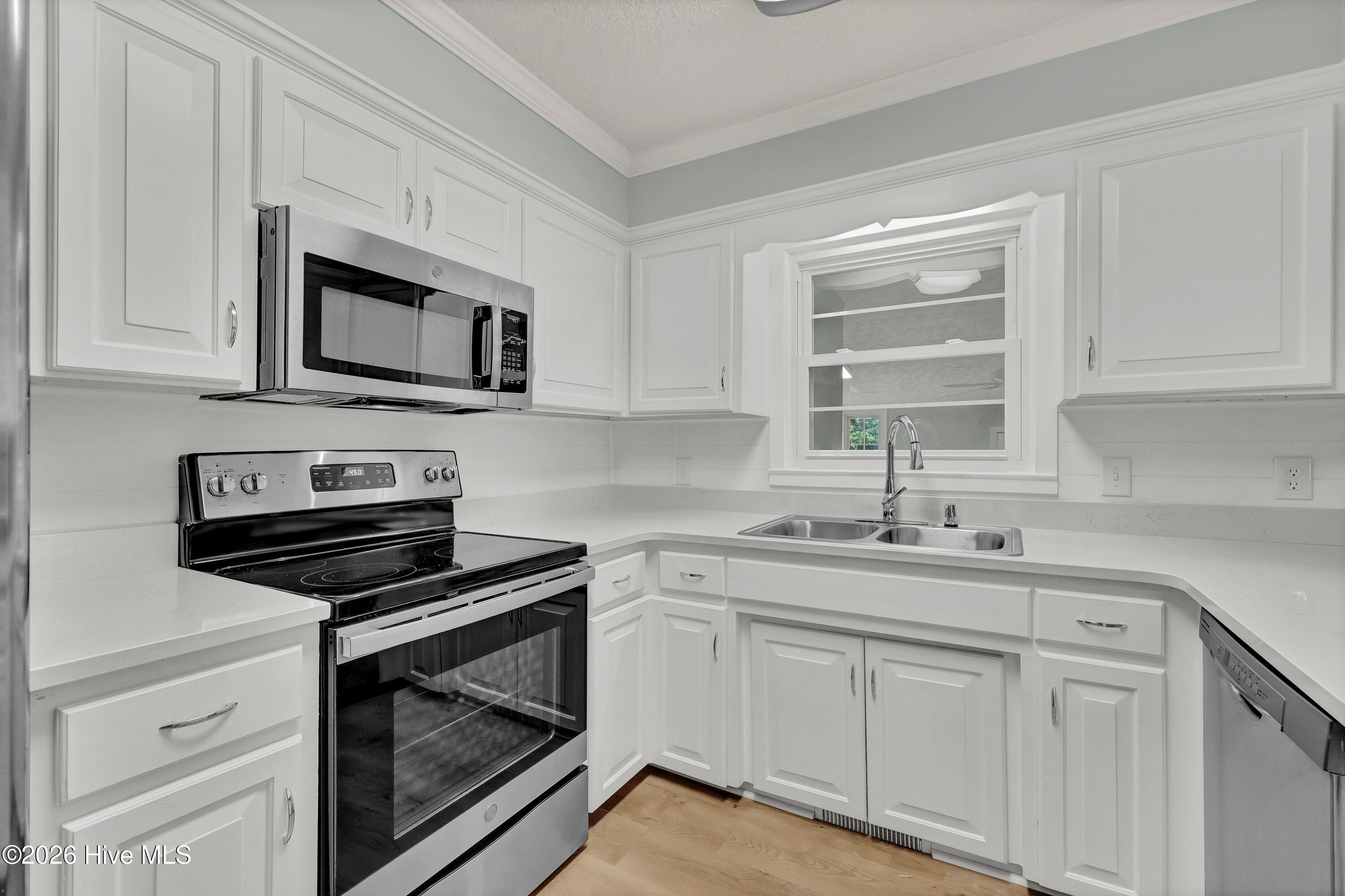 100565144 | Photo 12