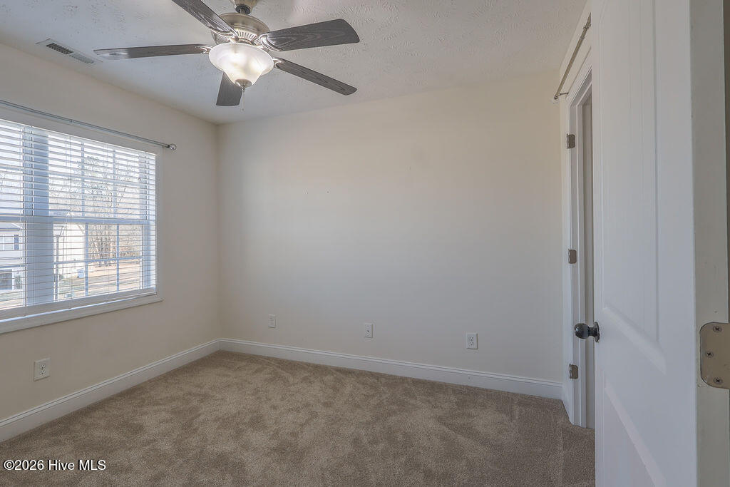 100548131 | Photo 33