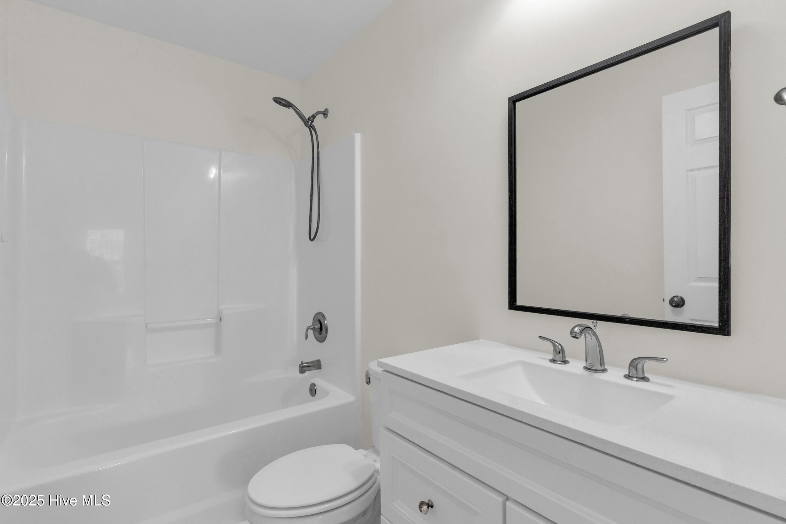 100546331 | Photo 25