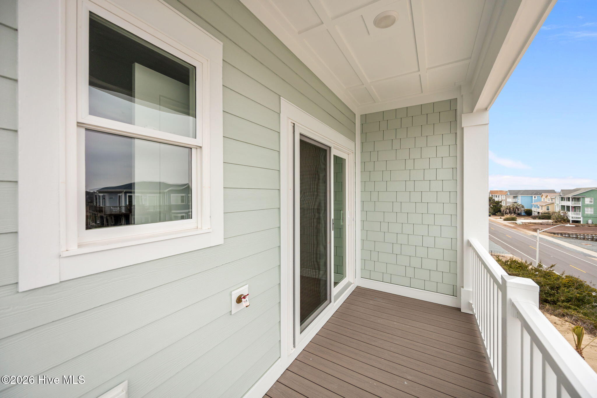 100552819 | Photo 46