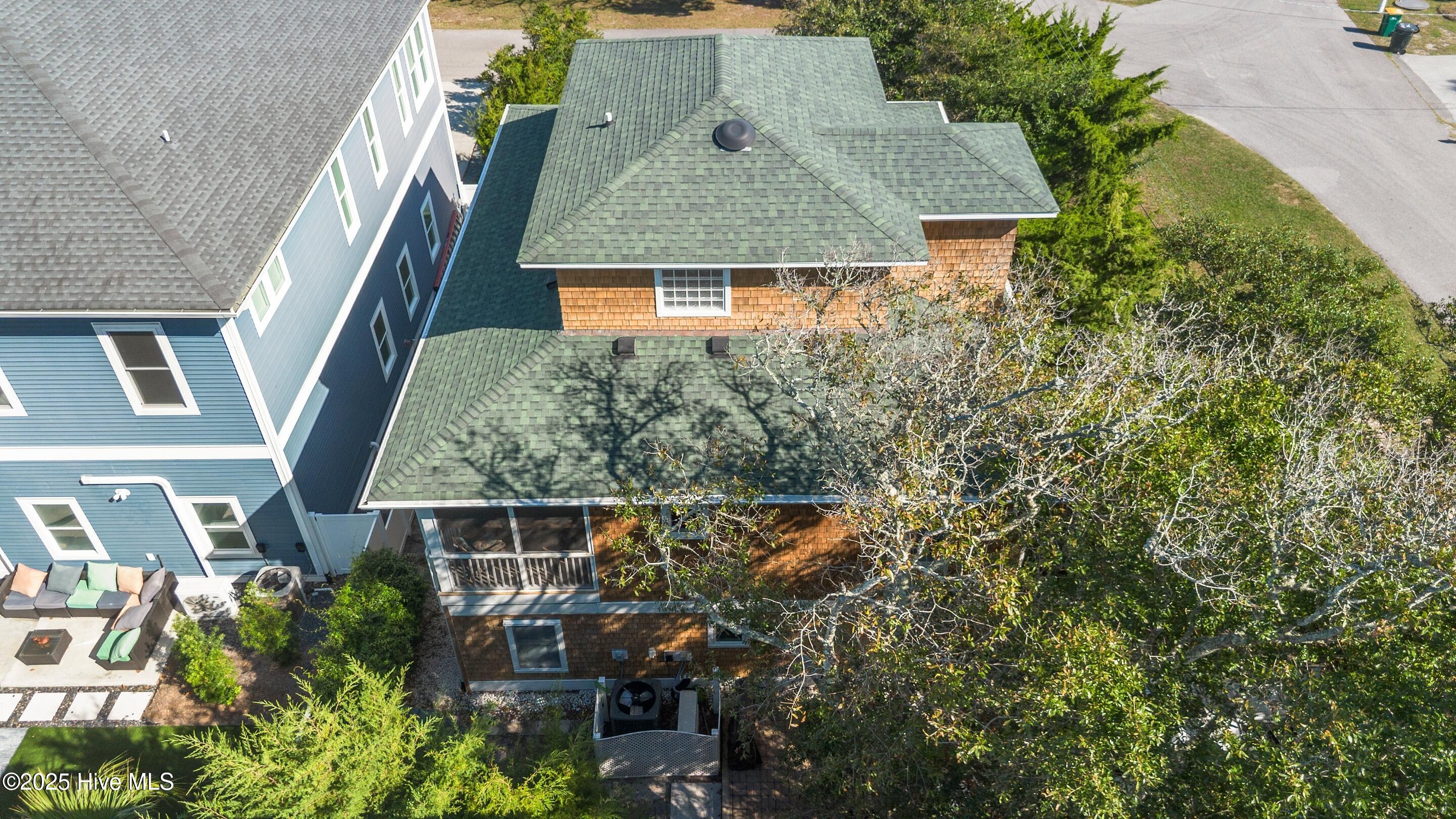 100535794 | Photo 70