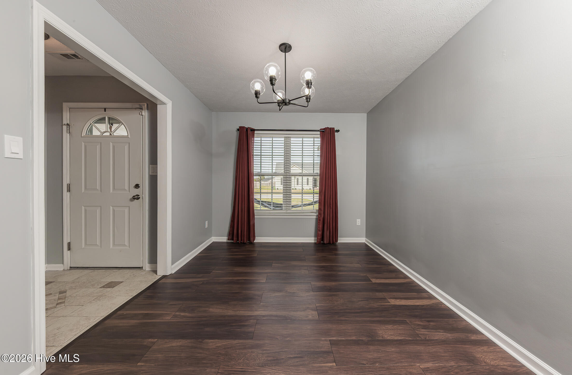 100561877 | Photo 13