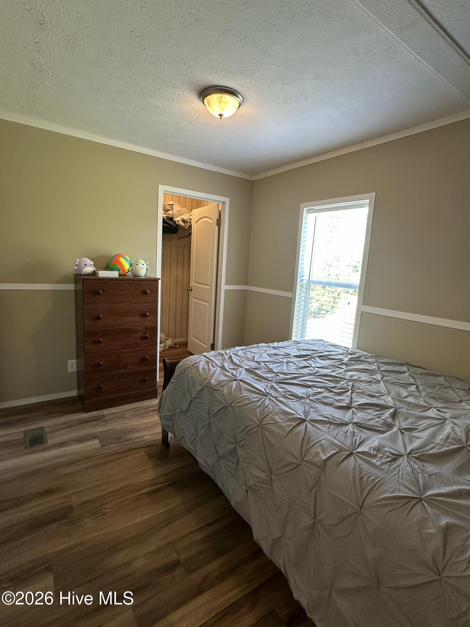 100570080 | Photo 21