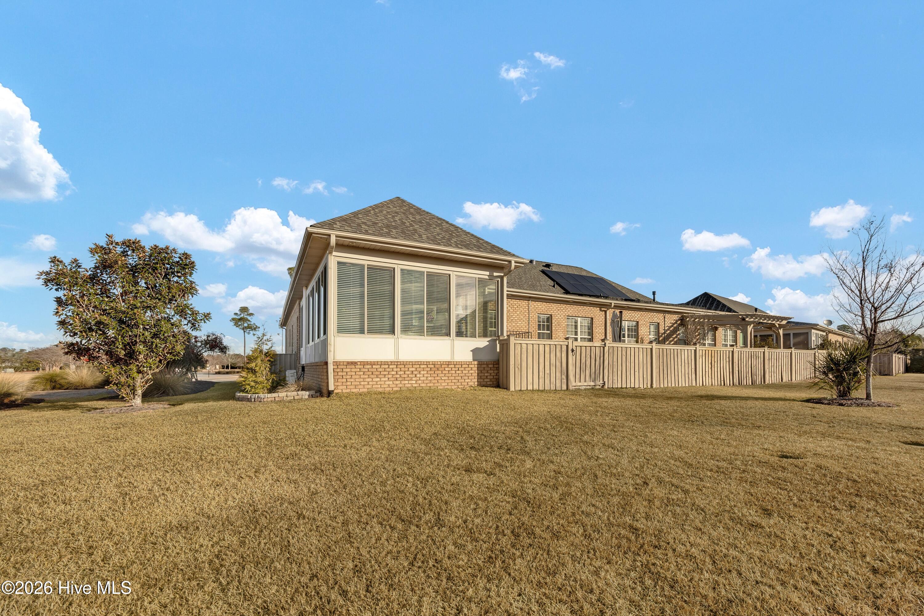 100550306 | Photo 28