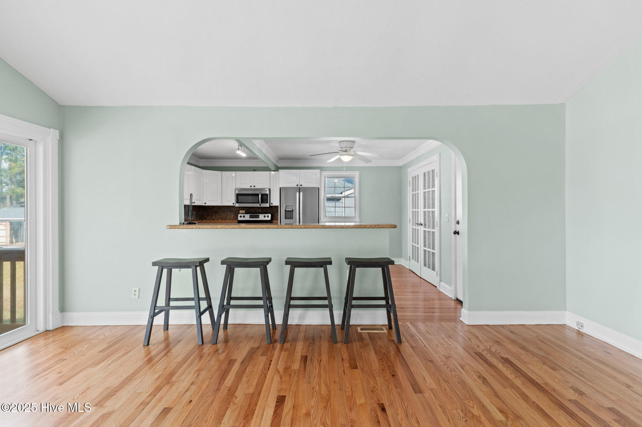 100543279 | Photo 23