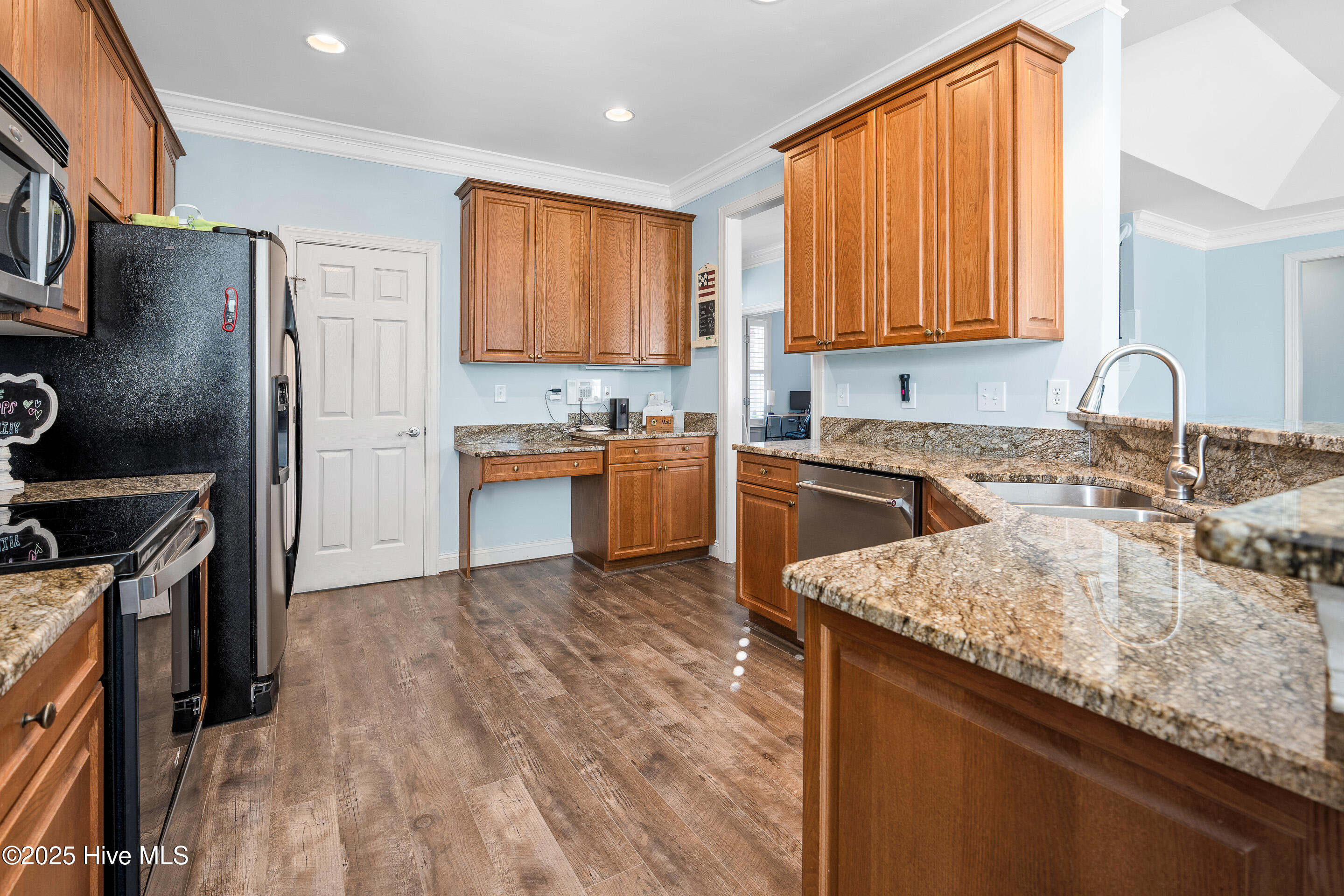 100547158 | Photo 19