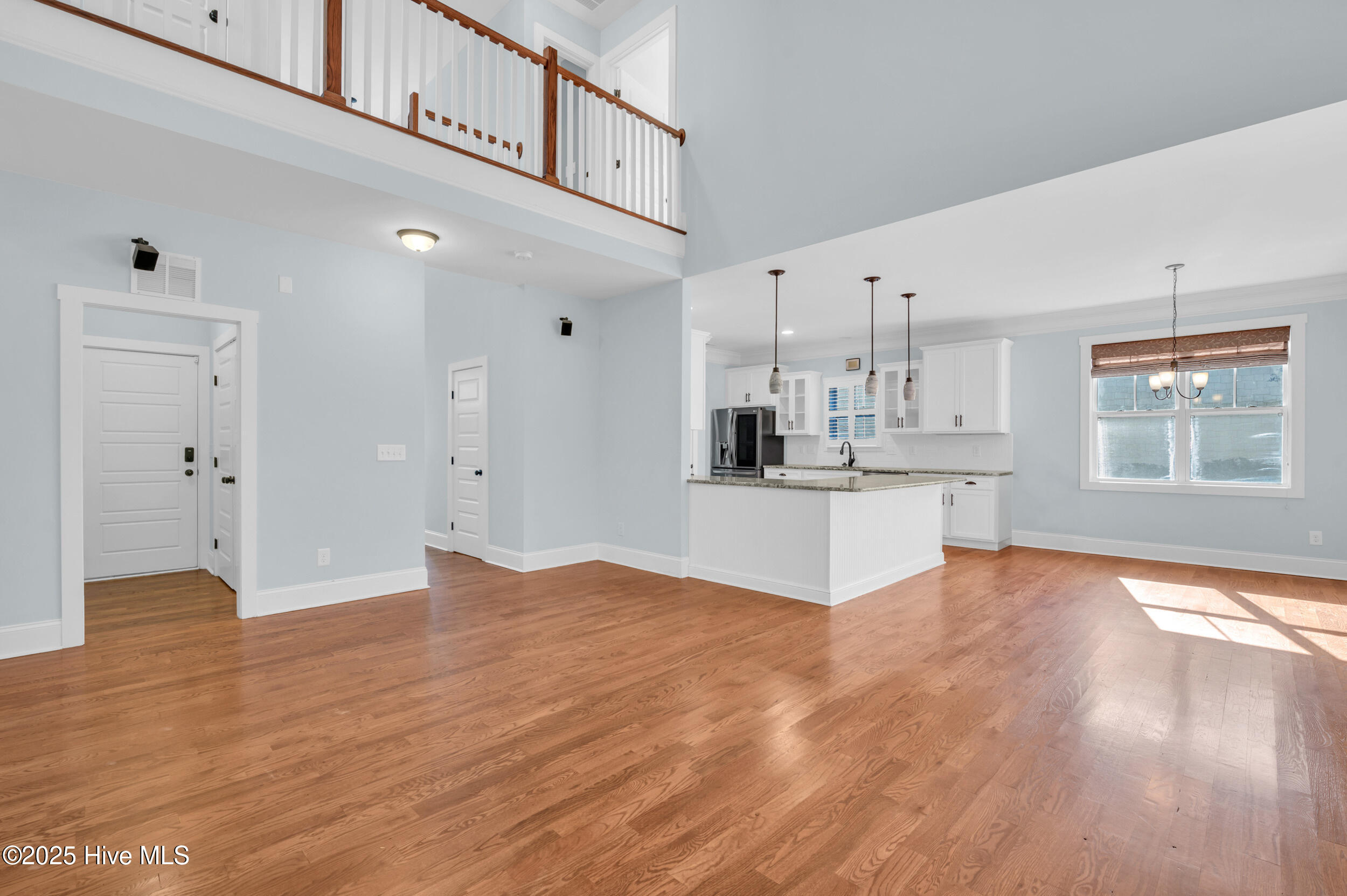 100540698 | Photo 14